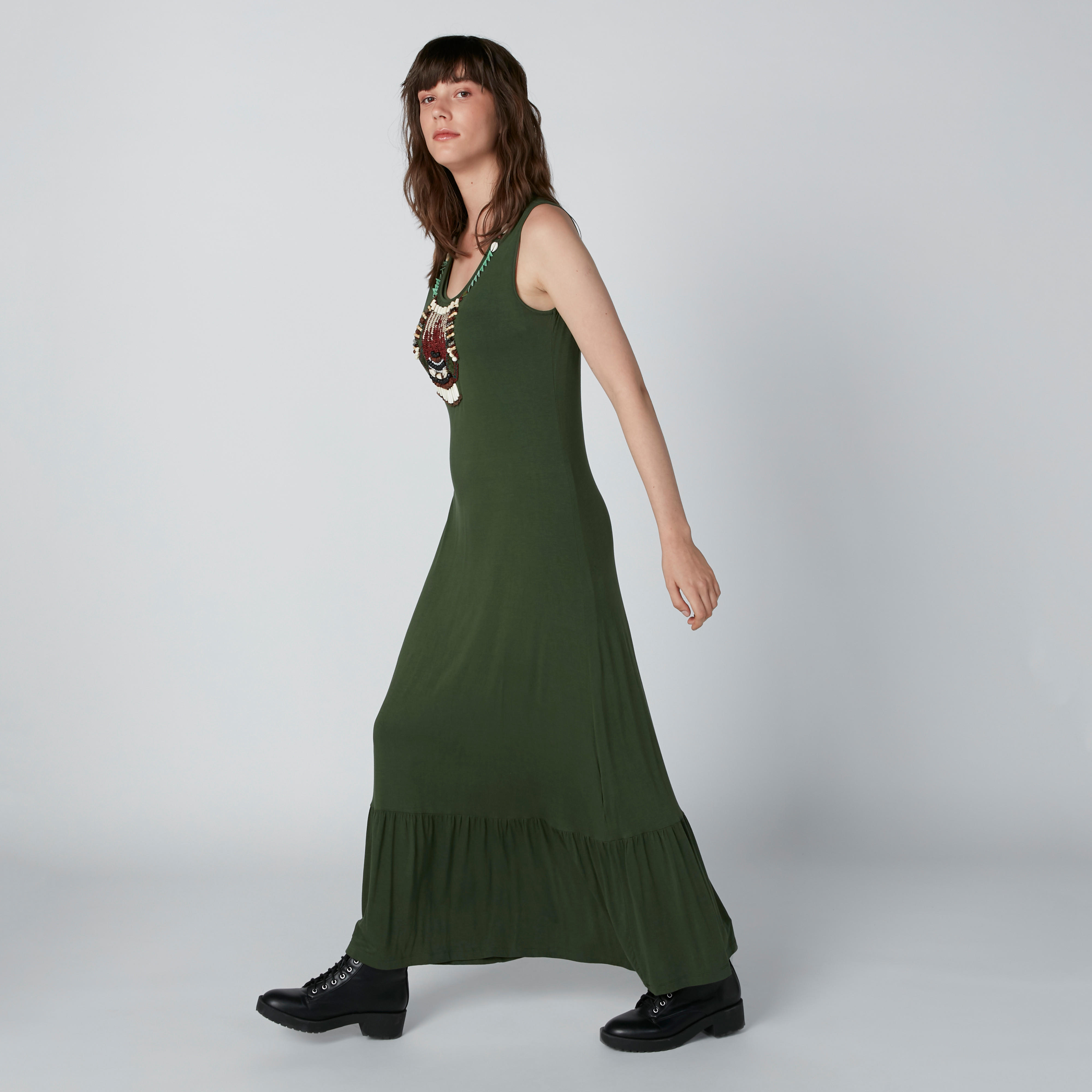 فستان طويل مزيّن دون أكمام بتفاصيل كشكش-women-clothing-dresses-image-4