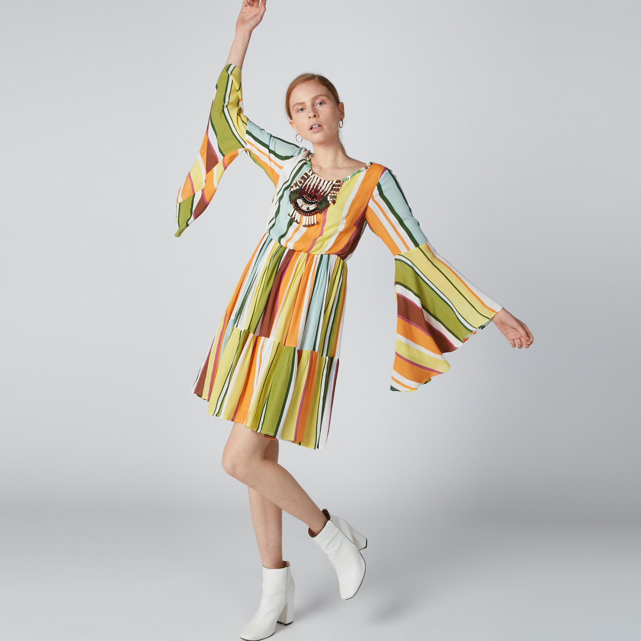 فستان مقلم بتزيينات خرز وأكمام واسعة-women-clothing-dresses-image-3