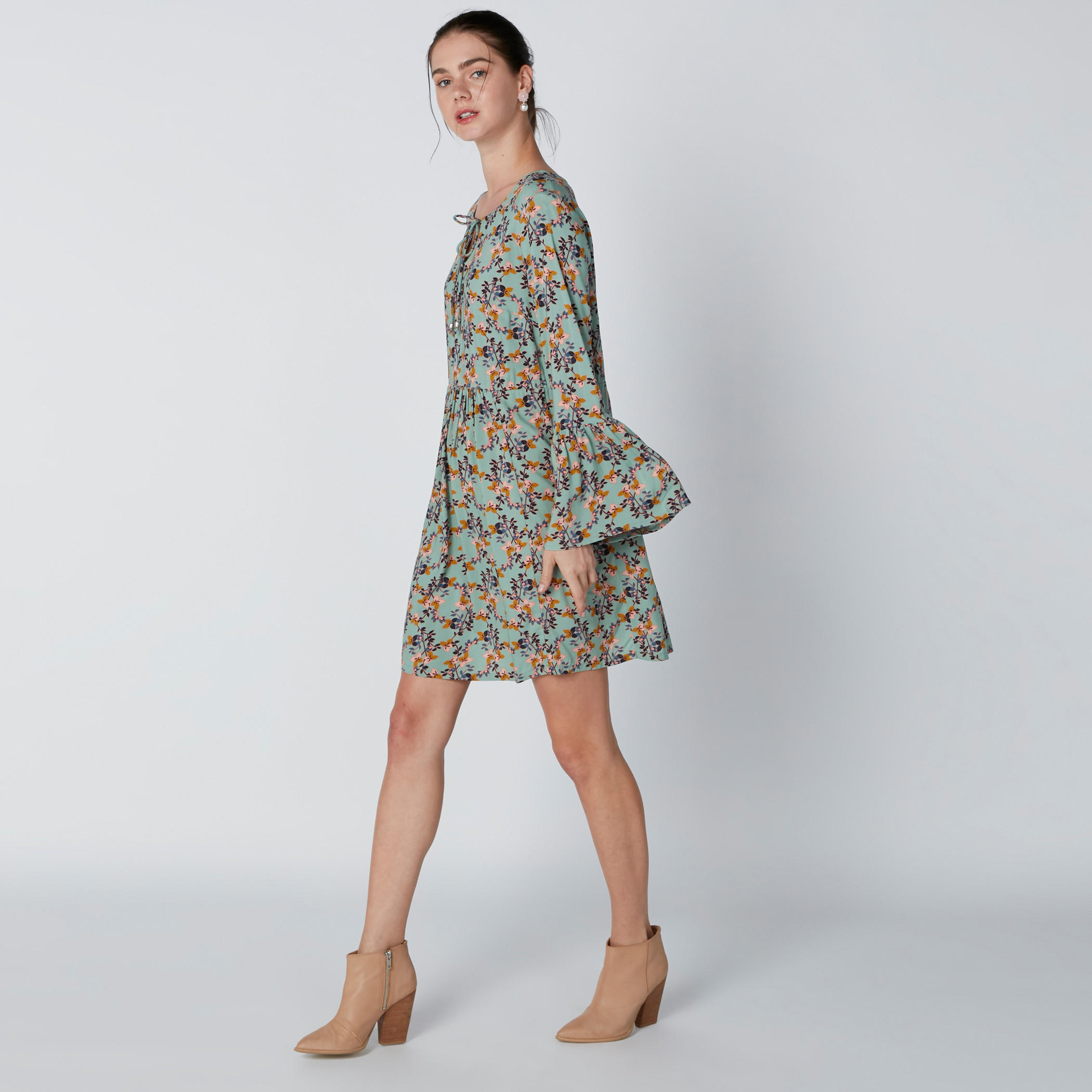 فستان بطبعات زهرية وأكمام واسعة وأربطة-women-clothing-dresses-image-3