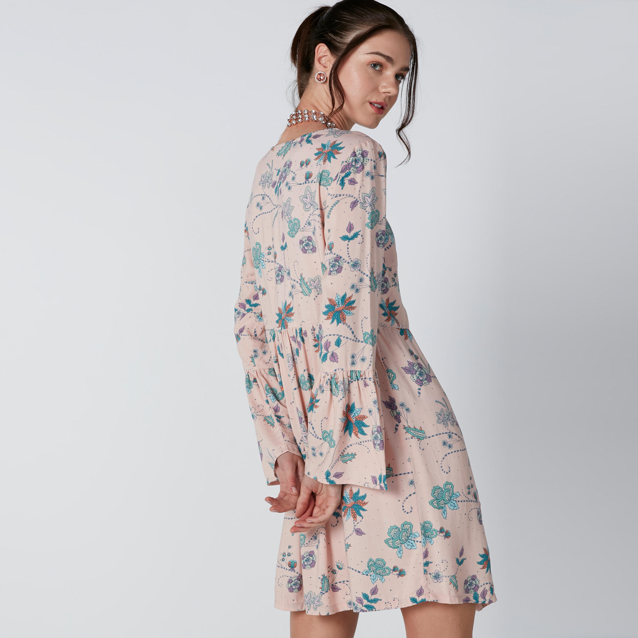 فستان بأكمام واسعة وطبعات زهرية وأربطة-women-clothing-dresses-image-2