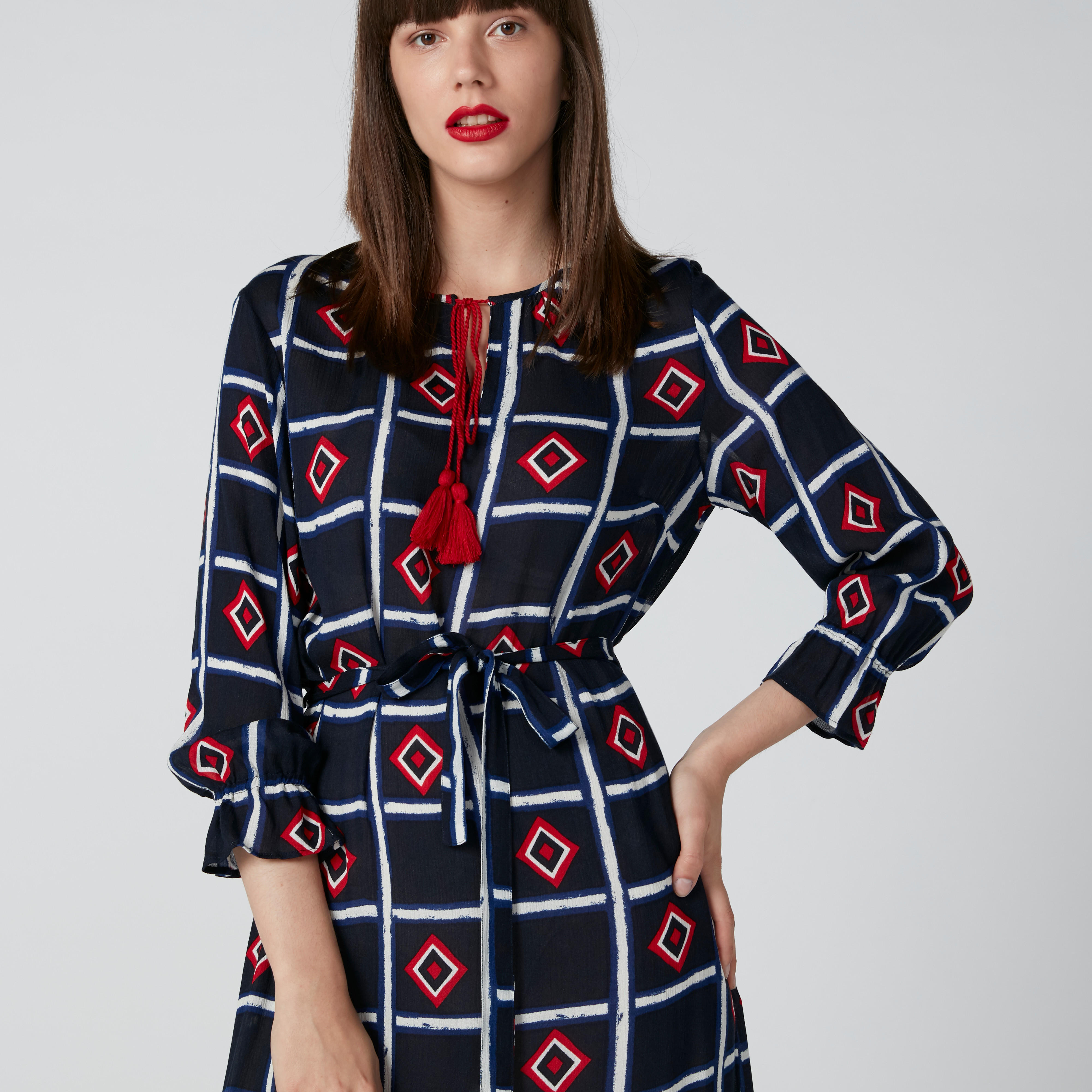 فستان متوسط الطول بأكمام 3/4 وفتحة جانبية وطبعات-women-clothing-dresses-image-1
