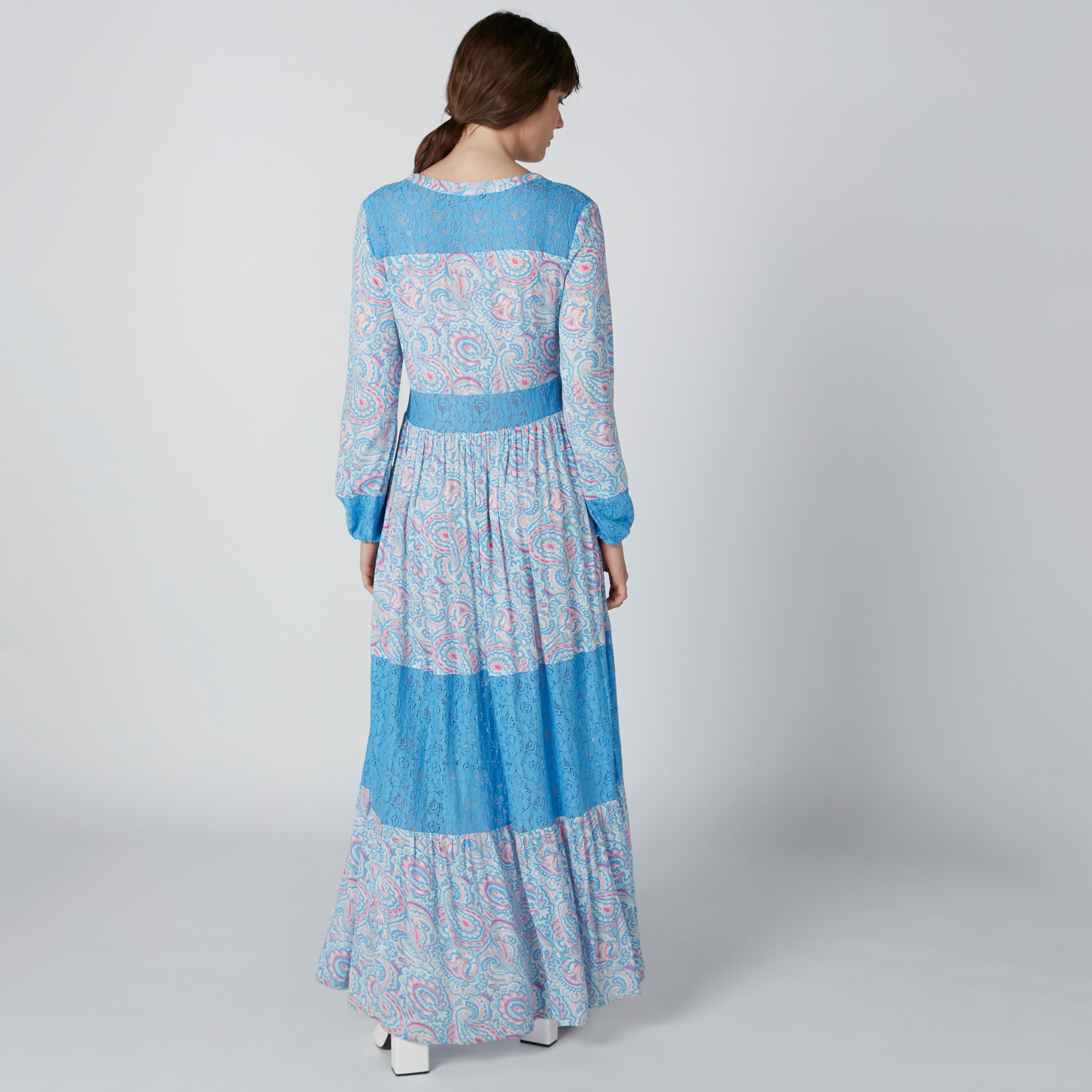 فستان طويل بياقة V وأزرار وطبعات-women-clothing-dresses-image-2