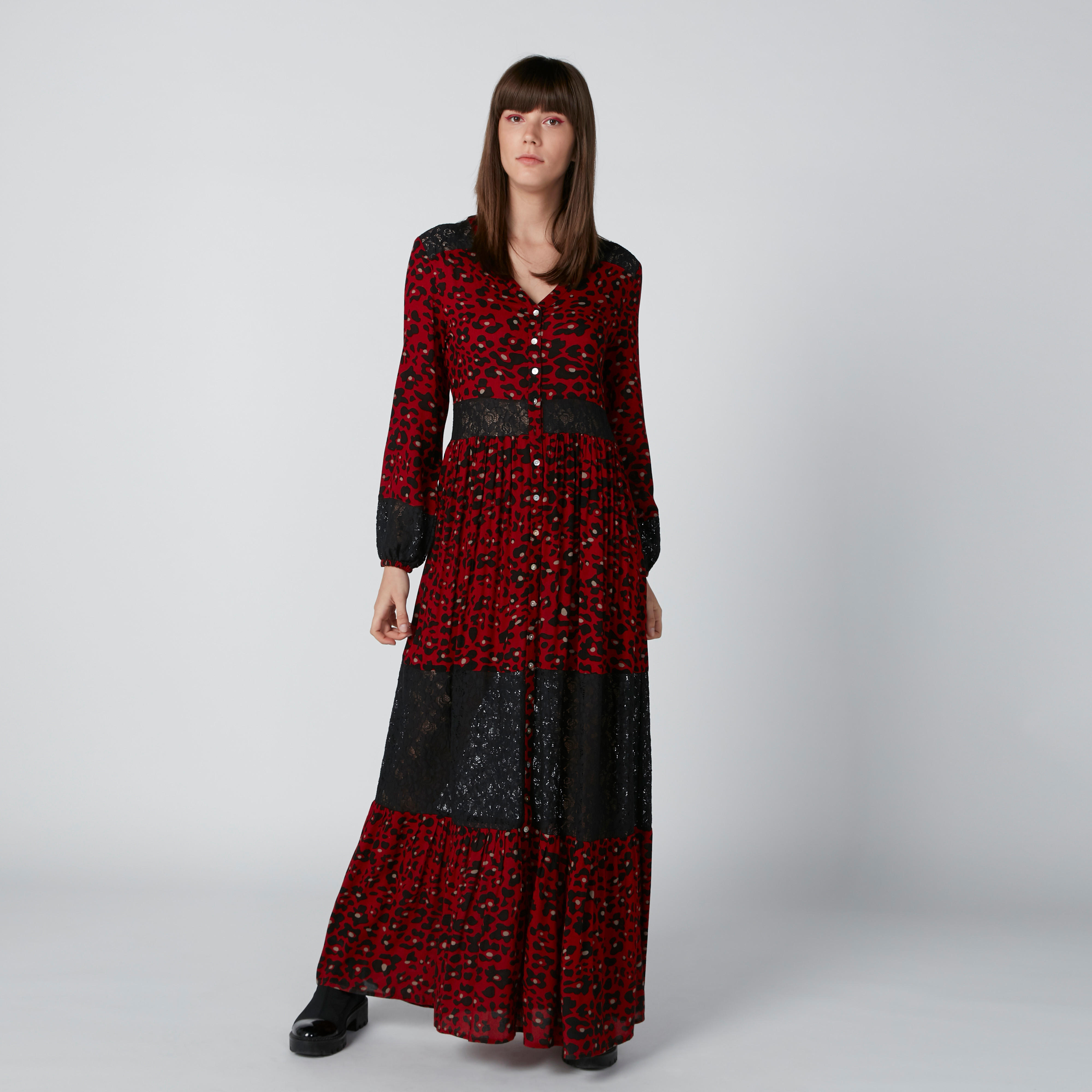 فستان طويل بياقة V وأزرار وطبعات-women-clothing-dresses-image-4