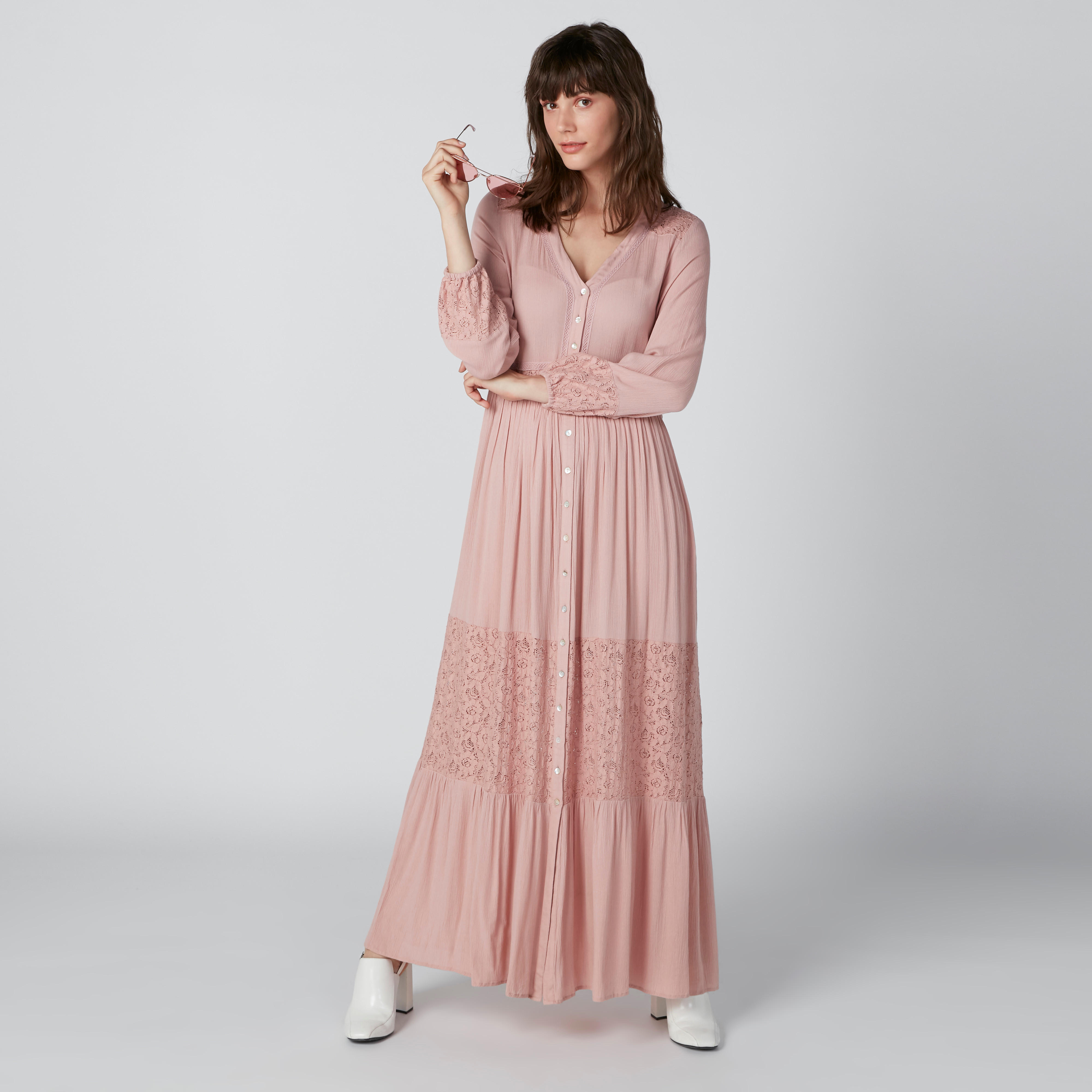 فستان طويل بياقة V وتفاصيل دانتيل وأزرار-women-clothing-dresses-image-1