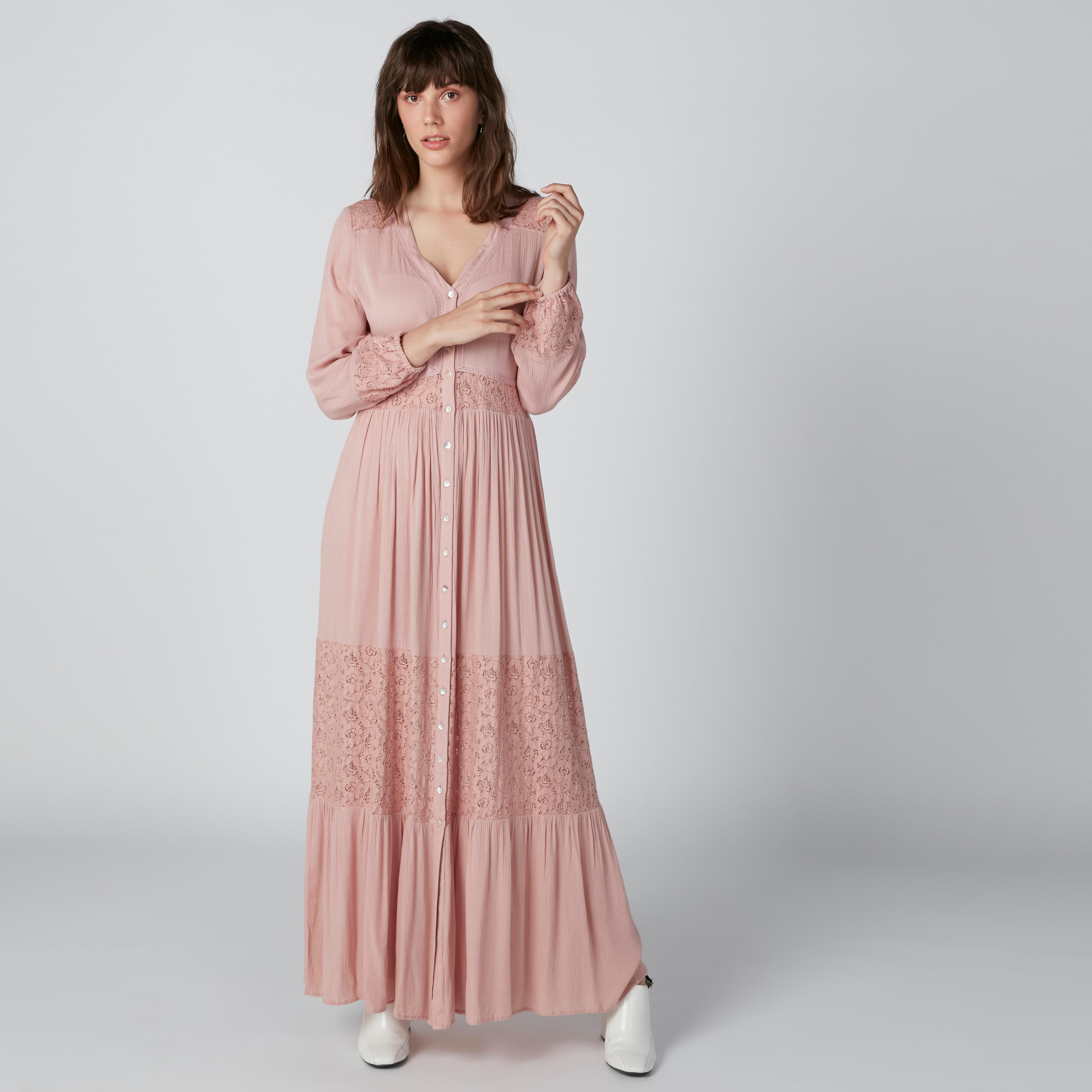 فستان طويل بياقة V وتفاصيل دانتيل وأزرار-women-clothing-dresses-image-5