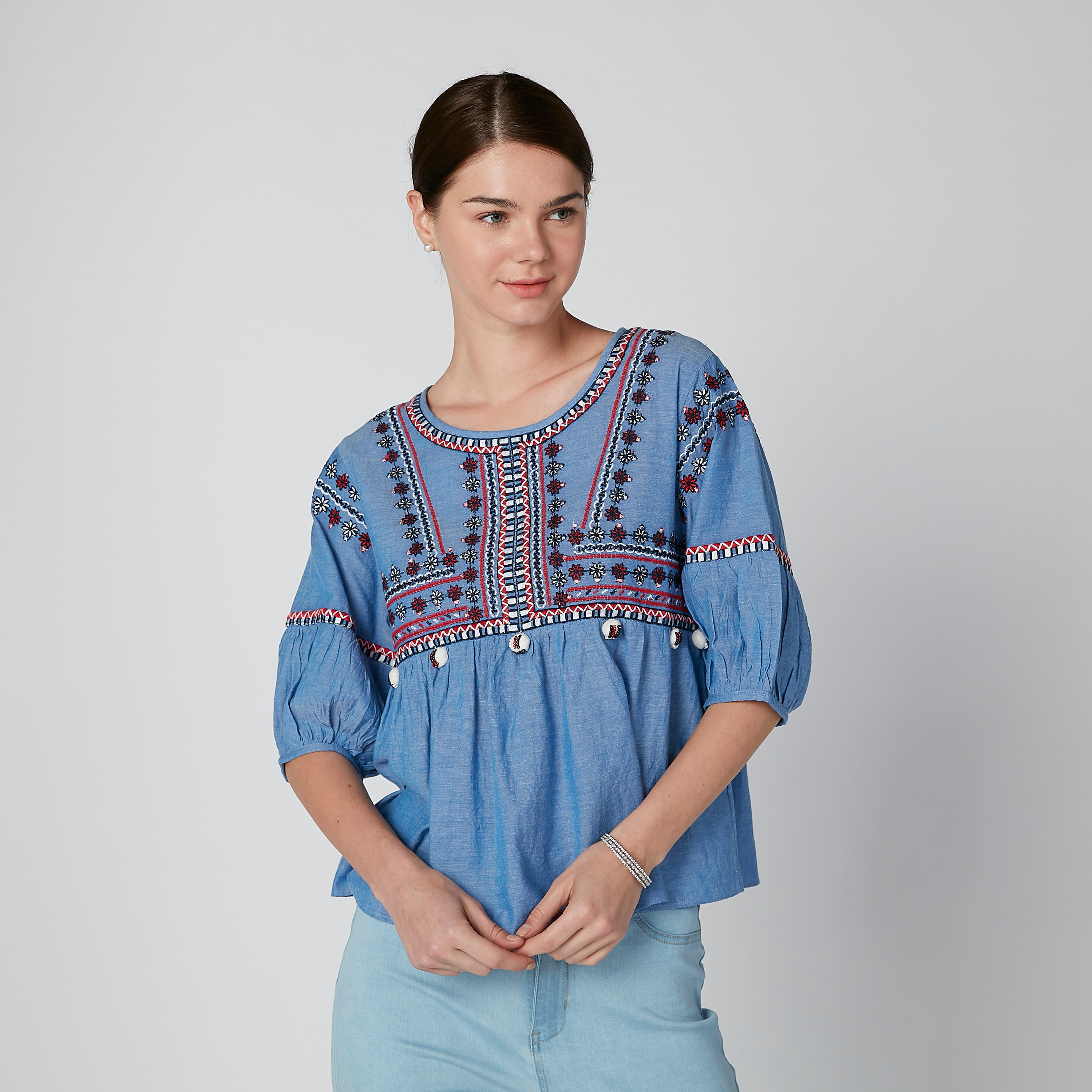 بلوزة مطرّزة بياقة مستديرة وكشكش على الخصر-women-clothing-shirtsandblouses-blouses-image-4