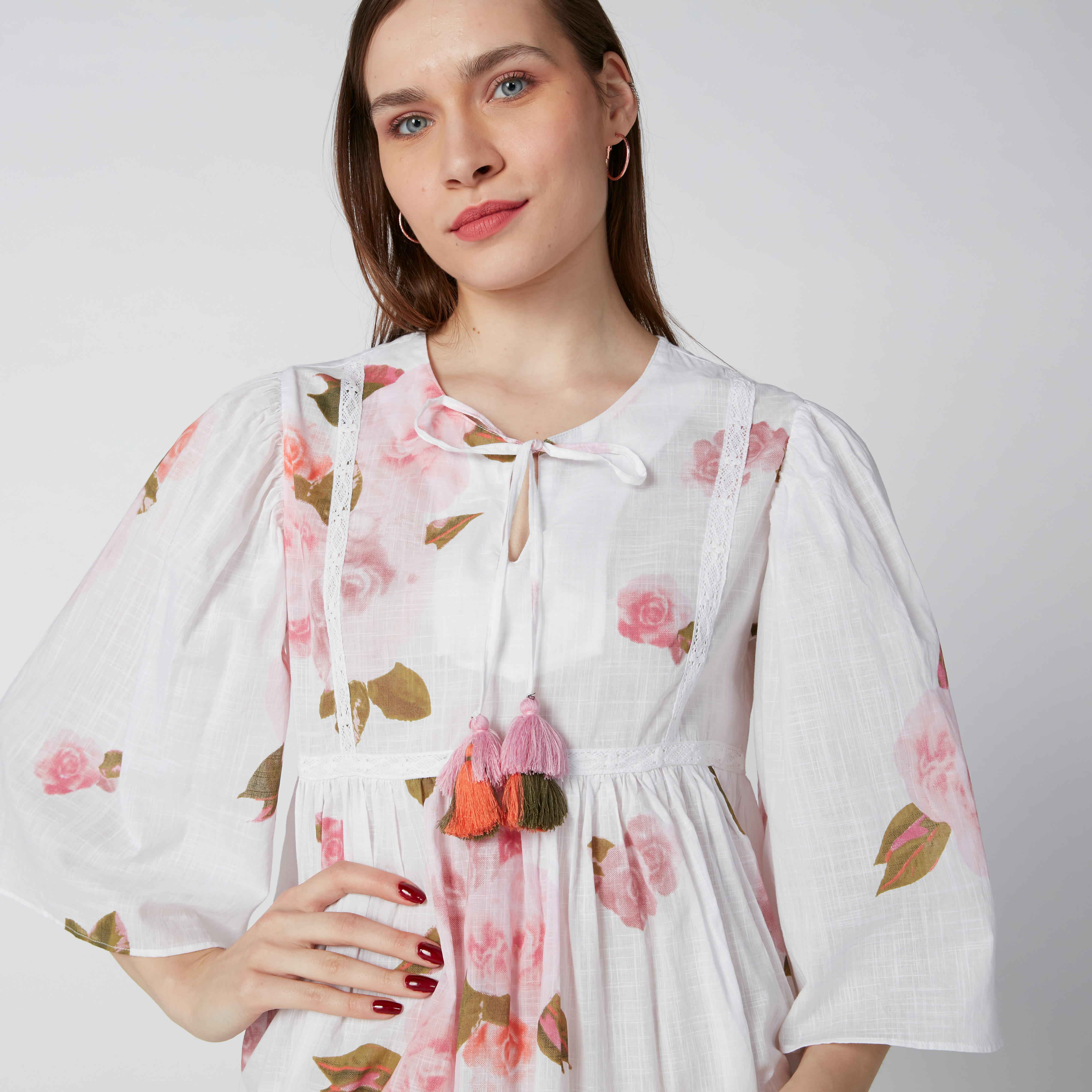 بلوزة بأكمام واسعة وأربطة وطبعات زهرية-women-clothing-shirtsandblouses-blouses-image-5