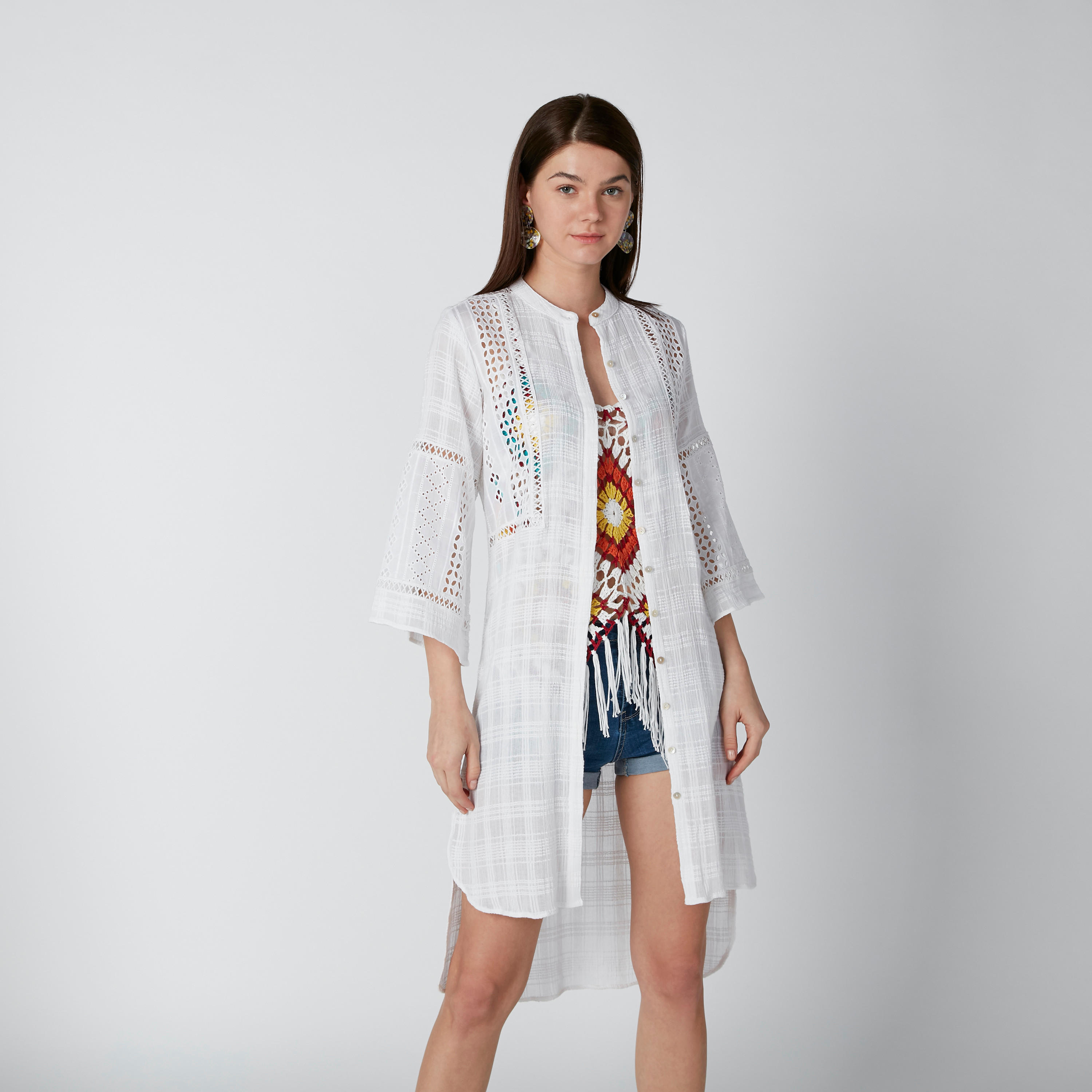 قميص كاروهات طويل بياقة ماندارين وتفاصيل دانتيل-women-clothing-shirtsandblouses-blouses-image-1