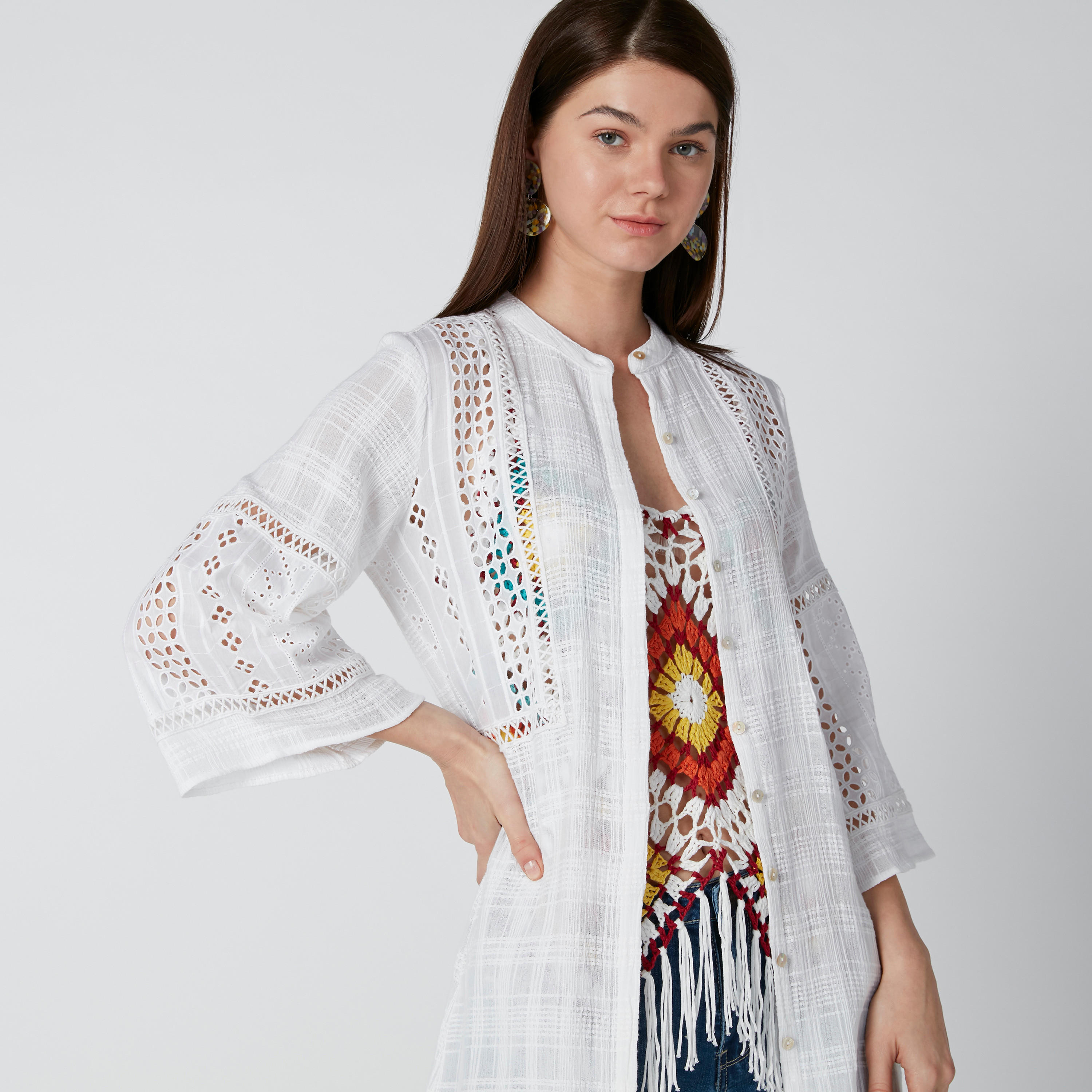 قميص كاروهات طويل بياقة ماندارين وتفاصيل دانتيل-women-clothing-shirtsandblouses-blouses-image-4