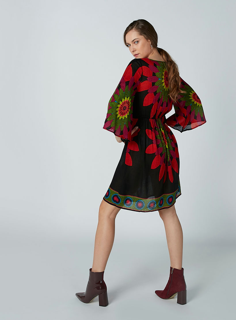 تونيك بياقة مستديرة وأكمام 3/4 واسعة وطبعات زهرية-women-clothing-shirtsandblouses-blouses-image-2