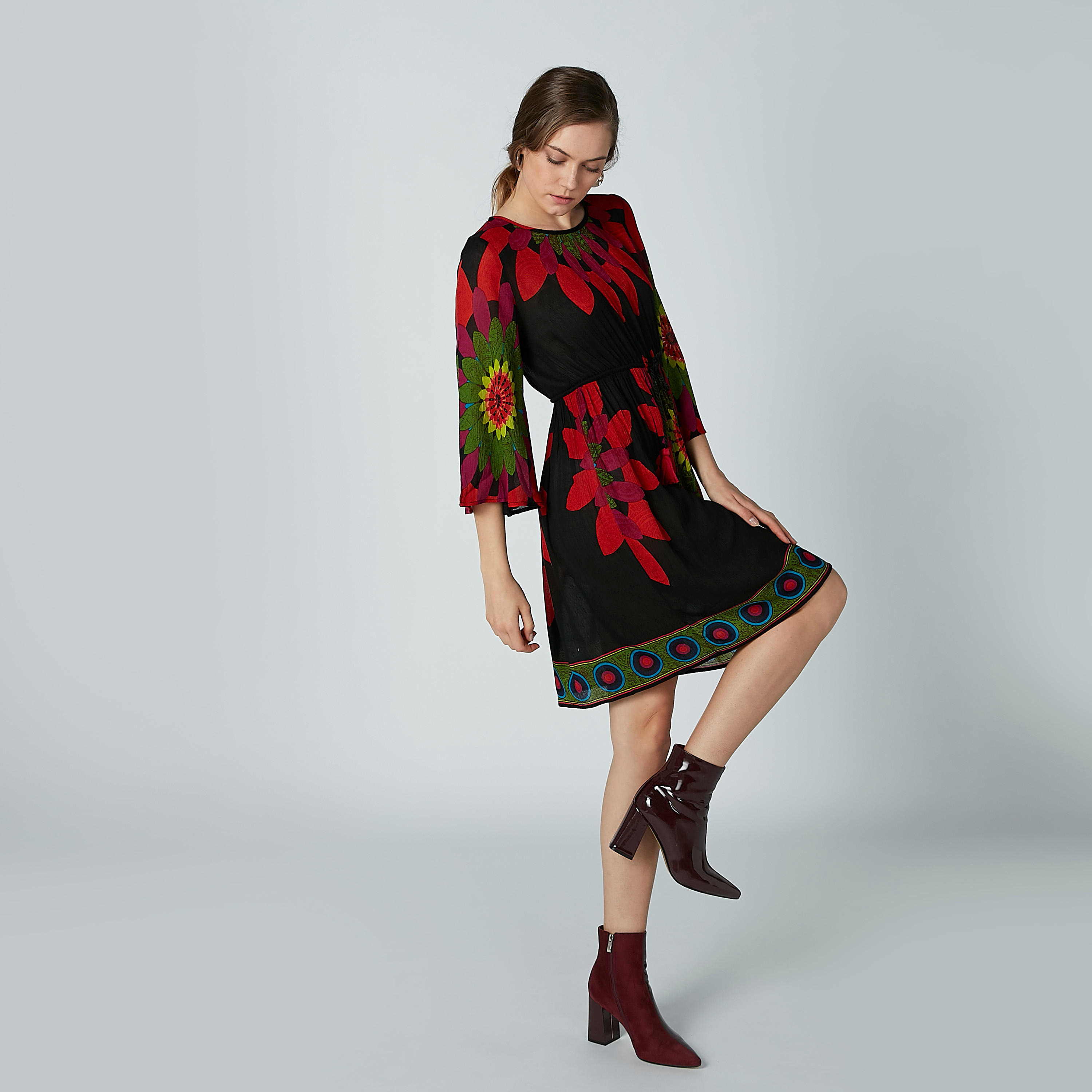 تونيك بياقة مستديرة وأكمام 3/4 واسعة وطبعات زهرية-women-clothing-shirtsandblouses-blouses-image-4