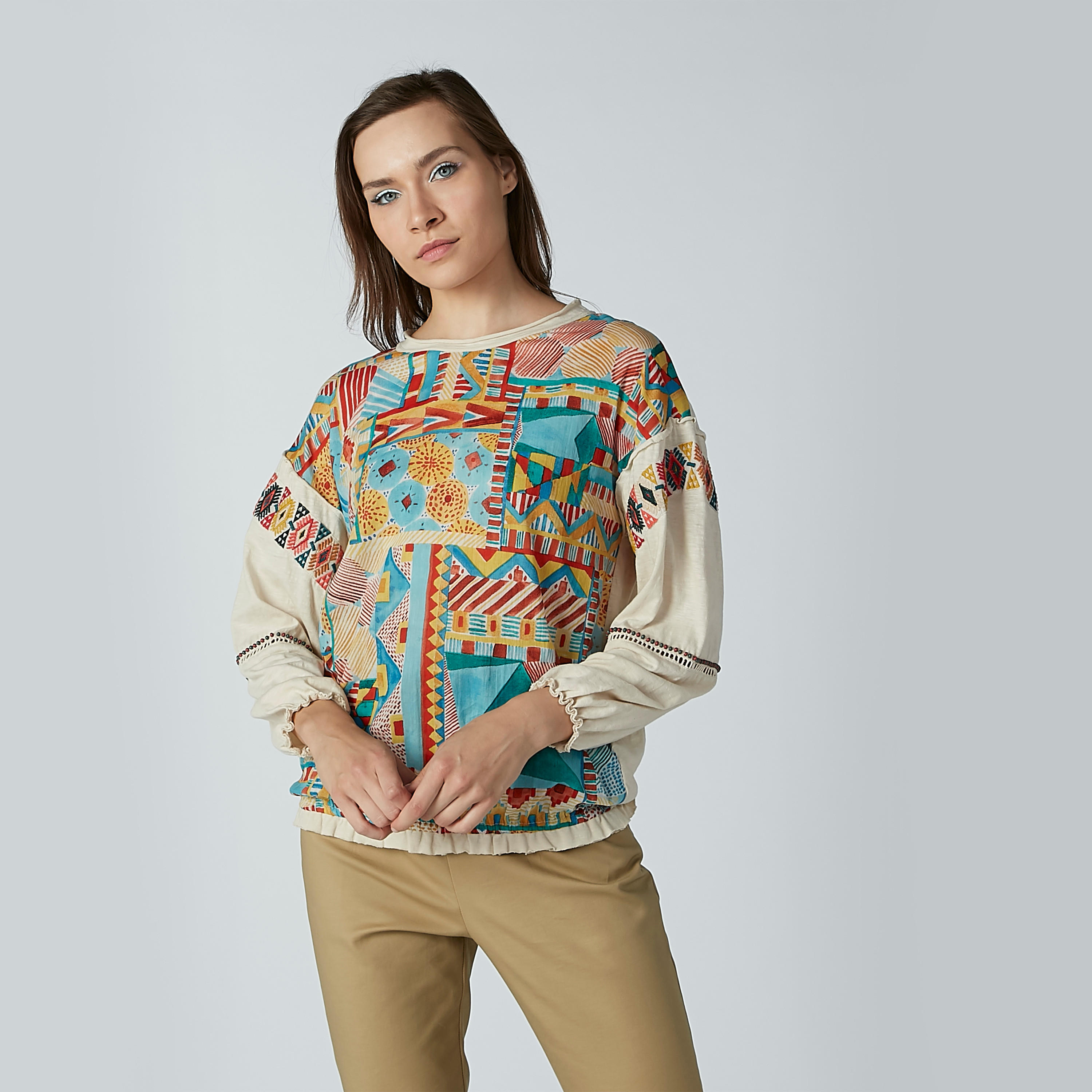 بلوزة بياقة مستديرة وأكمام طويلة وطبعات-women-clothing-shirtsandblouses-blouses-image-1