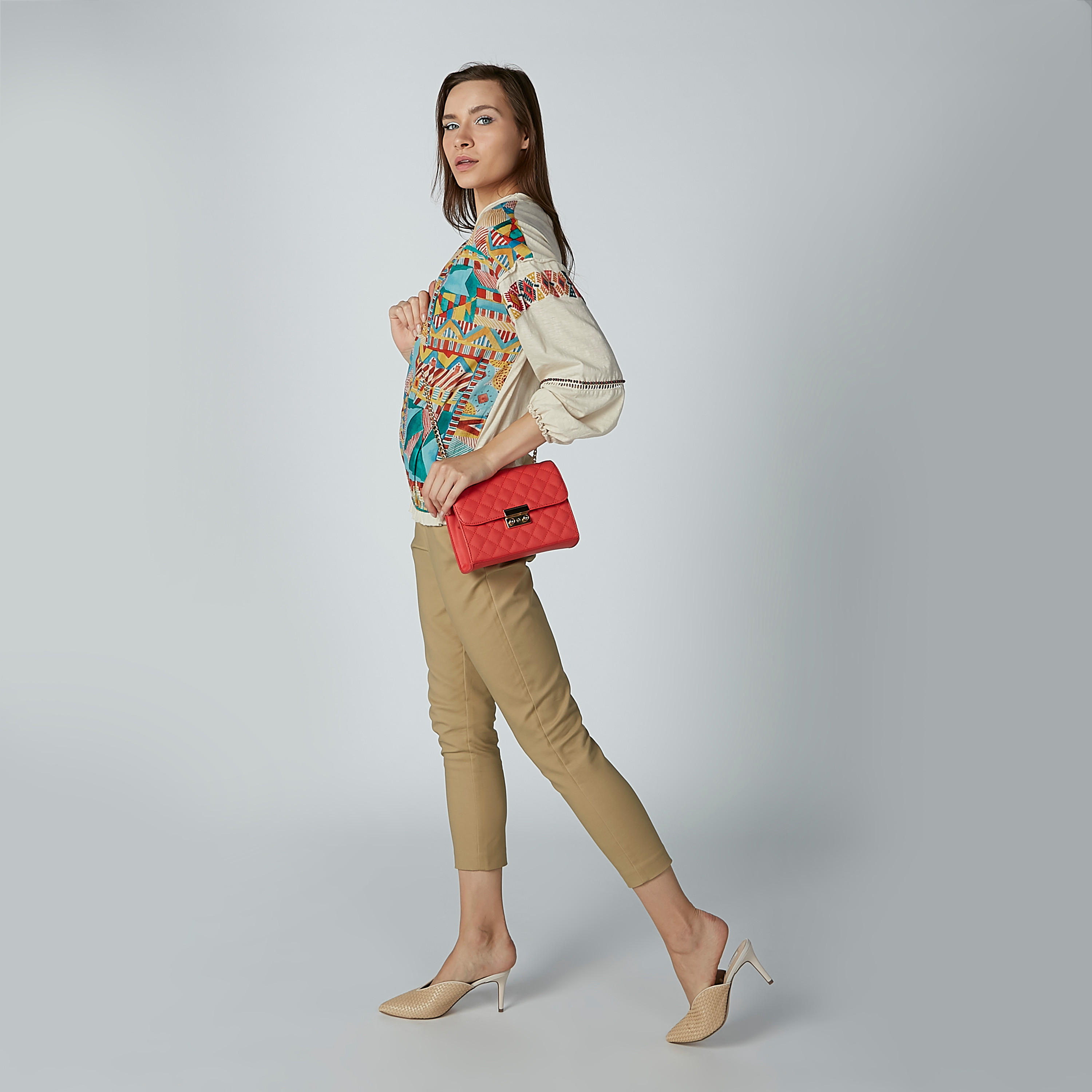 بلوزة بياقة مستديرة وأكمام طويلة وطبعات-women-clothing-shirtsandblouses-blouses-image-3