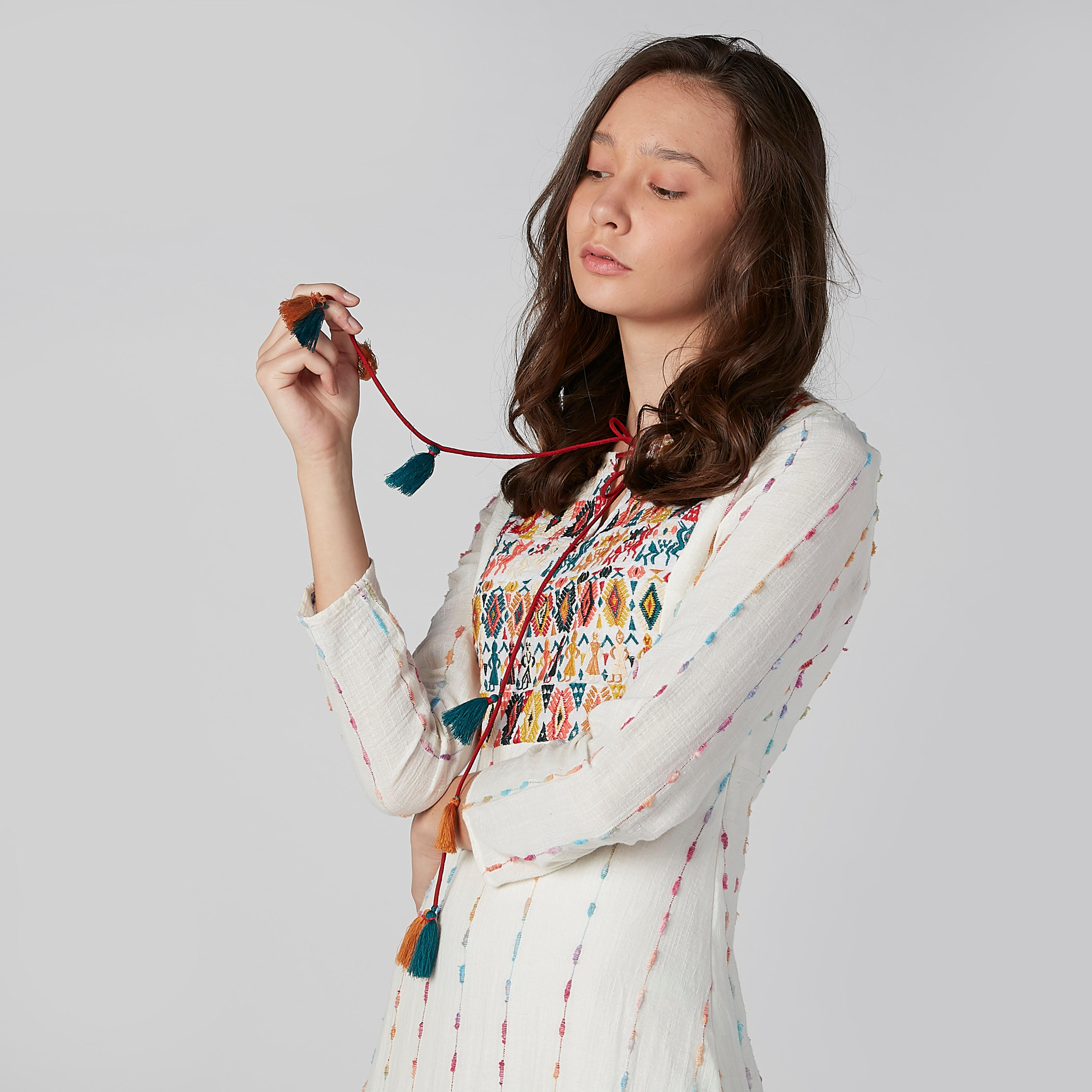 فستان إيه لاين طويل مطرّز بأكمام طويلة وأربطة-women-clothing-dresses-image-1