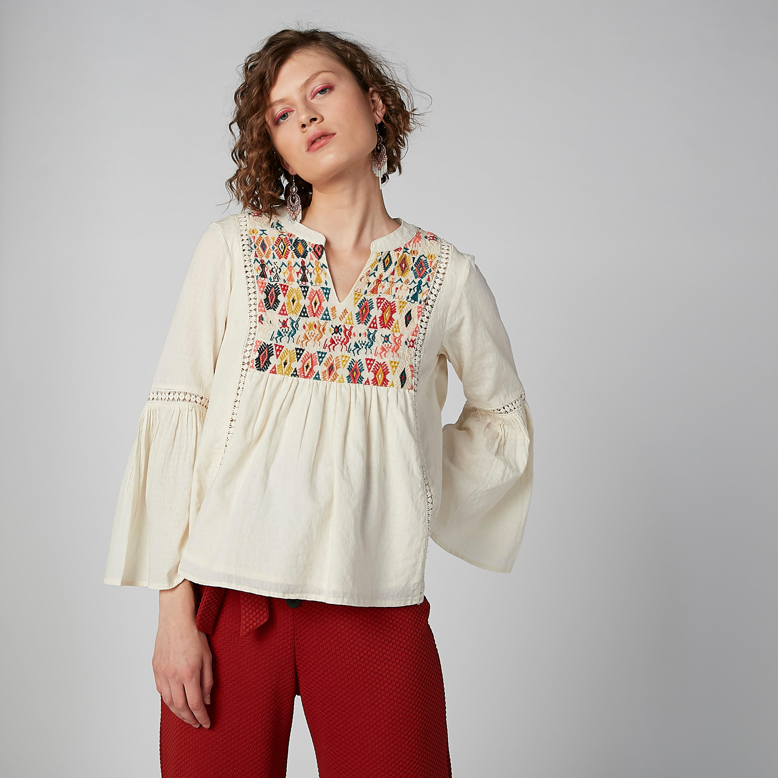 بلوزة مطرّزة بياقة ماندارين وأكمام طويلة-women-clothing-shirtsandblouses-blouses-image-1