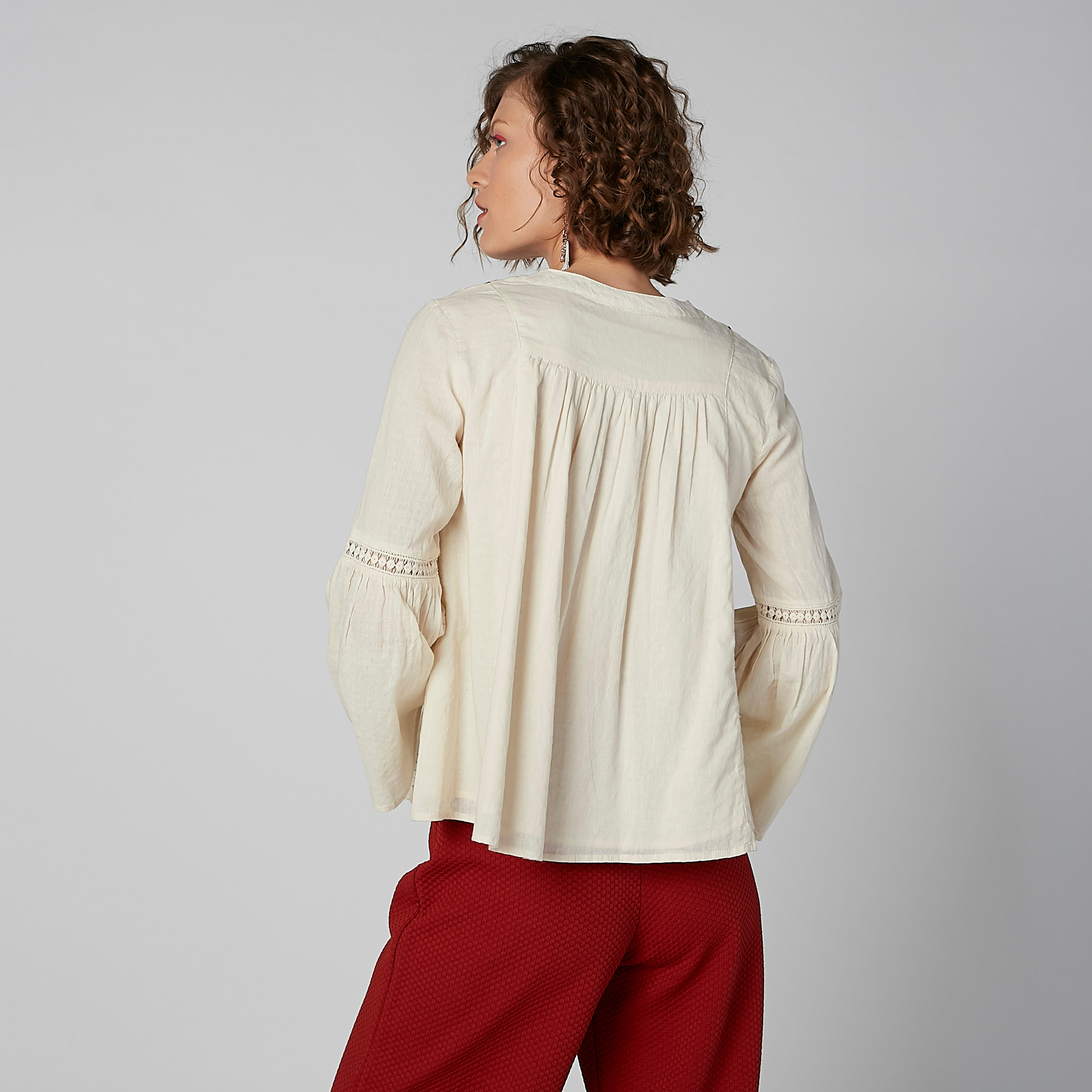 بلوزة مطرّزة بياقة ماندارين وأكمام طويلة-women-clothing-shirtsandblouses-blouses-image-4