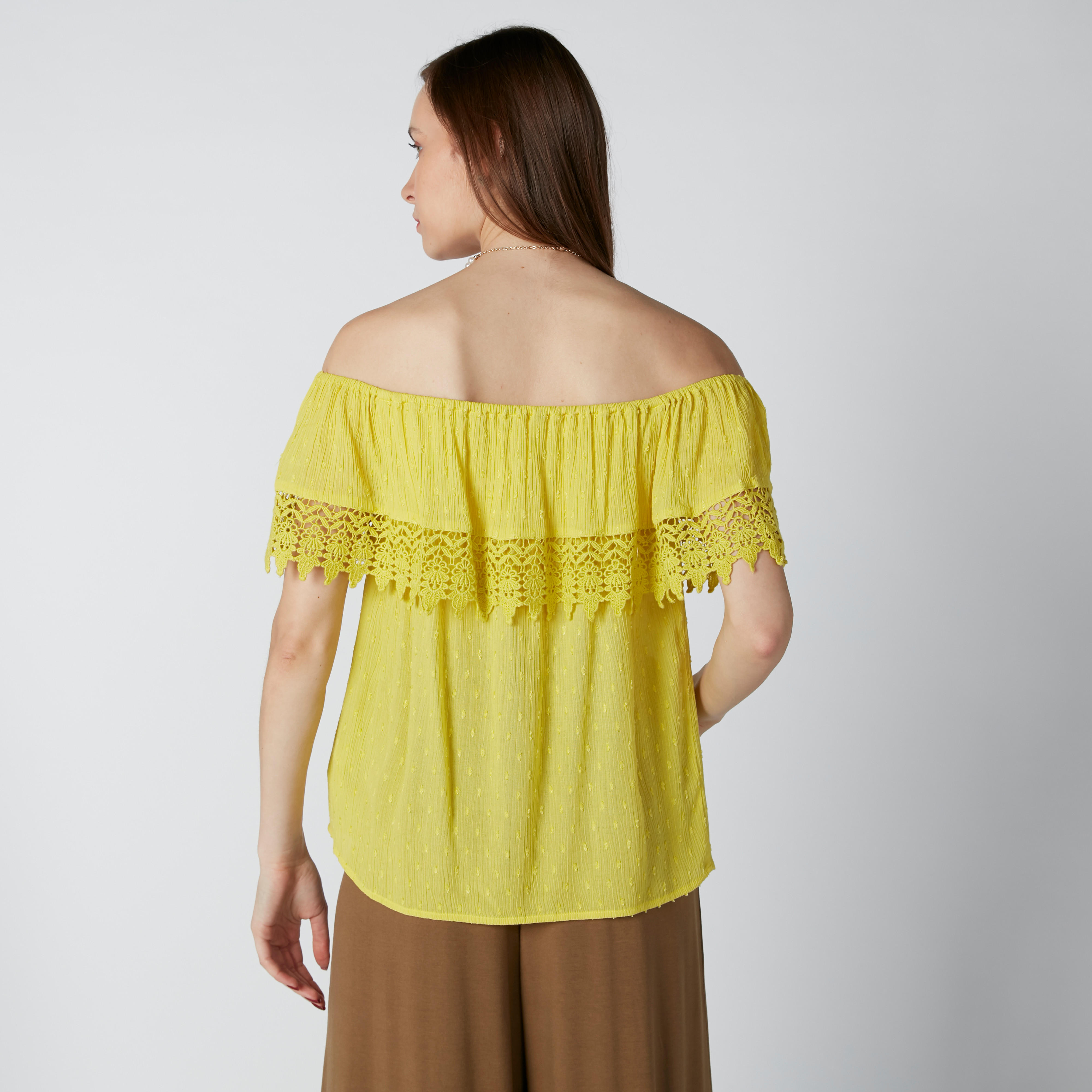 بلوزة مكشوفة الأكتاف بتفاصيل دانتيل-women-clothing-shirtsandblouses-blouses-image-2