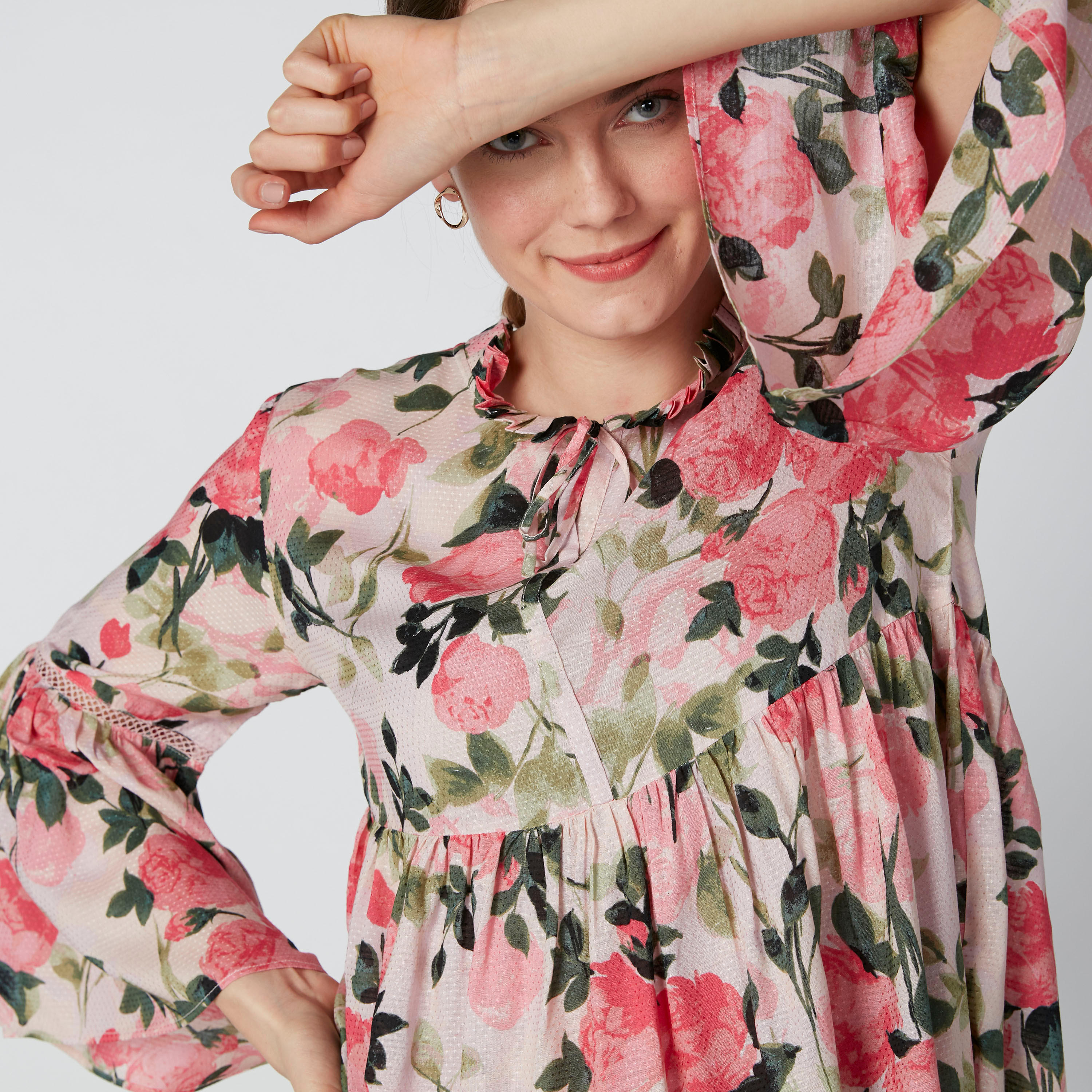 بلوزة بأكمام واسعة وأربطة وطبعات زهرية-women-clothing-shirtsandblouses-blouses-image-5