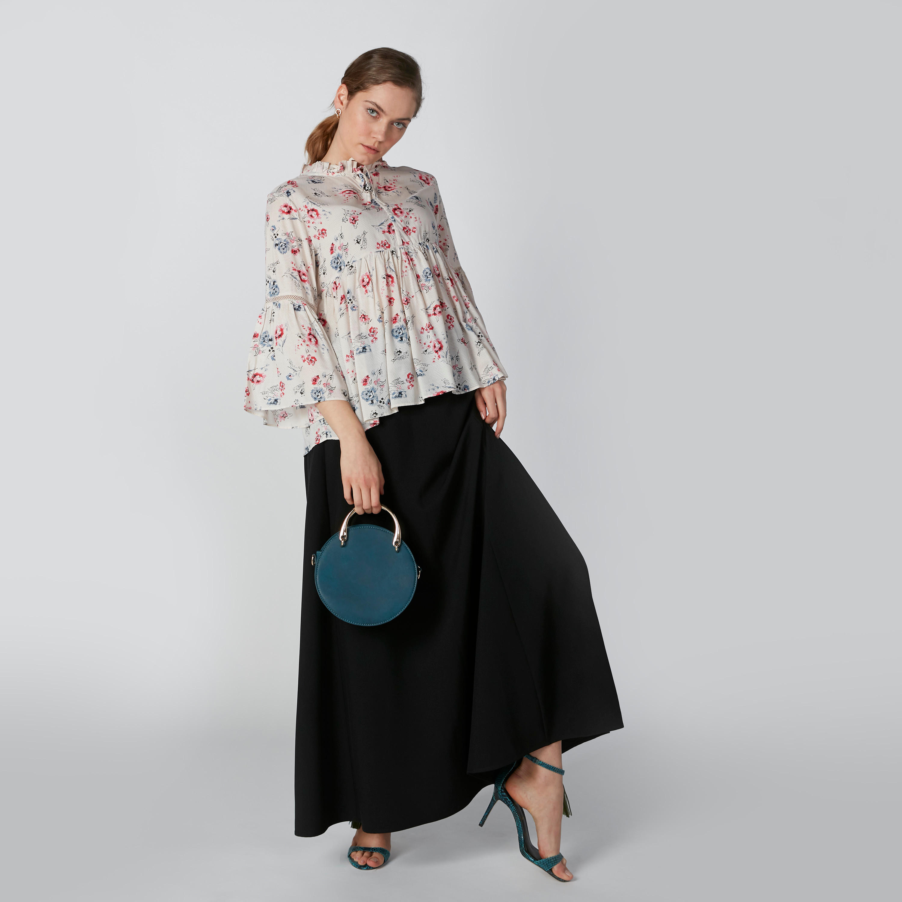 بلوزة بأكمام واسعة وأربطة وطبعات زهرية-women-clothing-shirtsandblouses-blouses-image-3