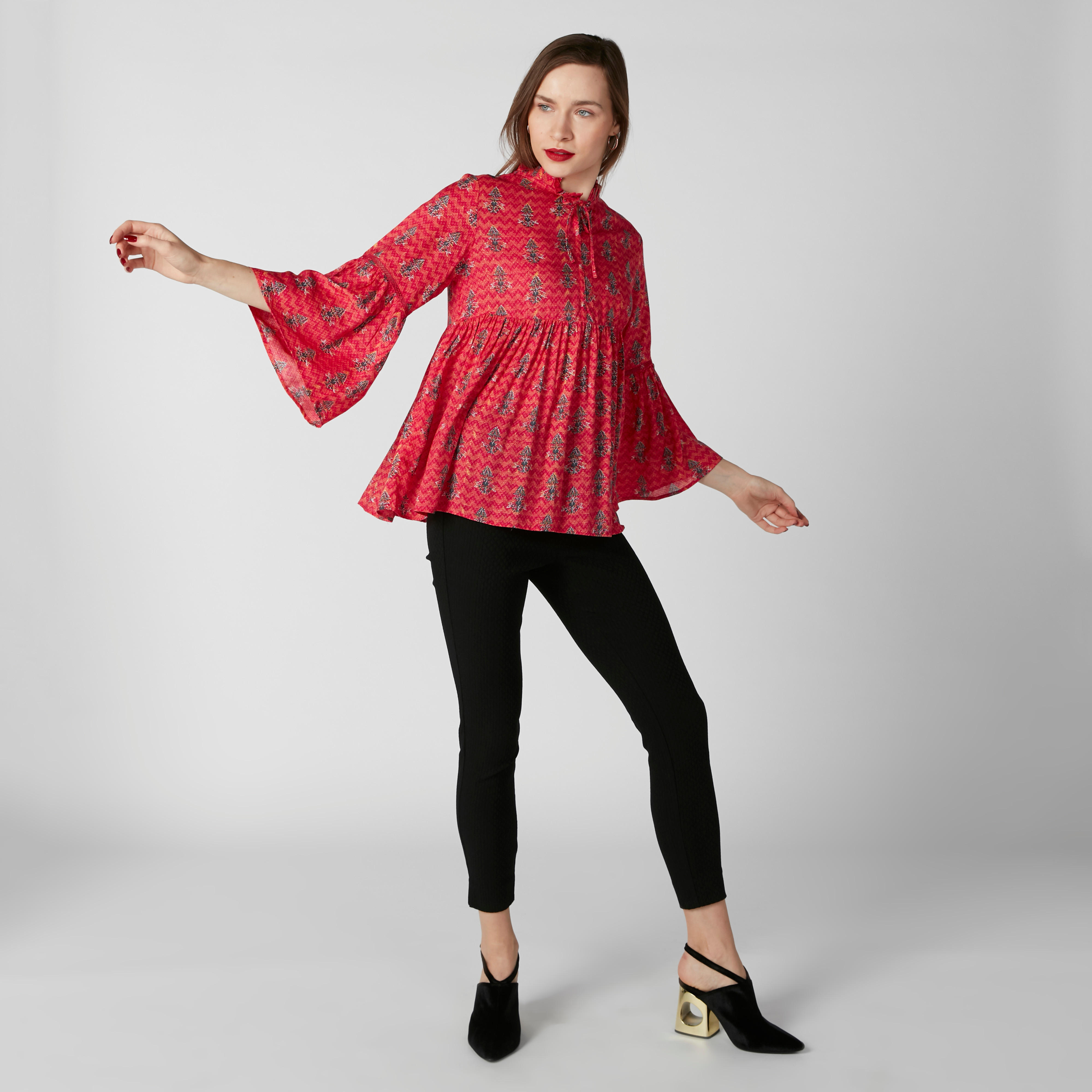 بلوزة بأكمام واسعة وأربطة وطبعات-women-clothing-shirtsandblouses-blouses-image-3