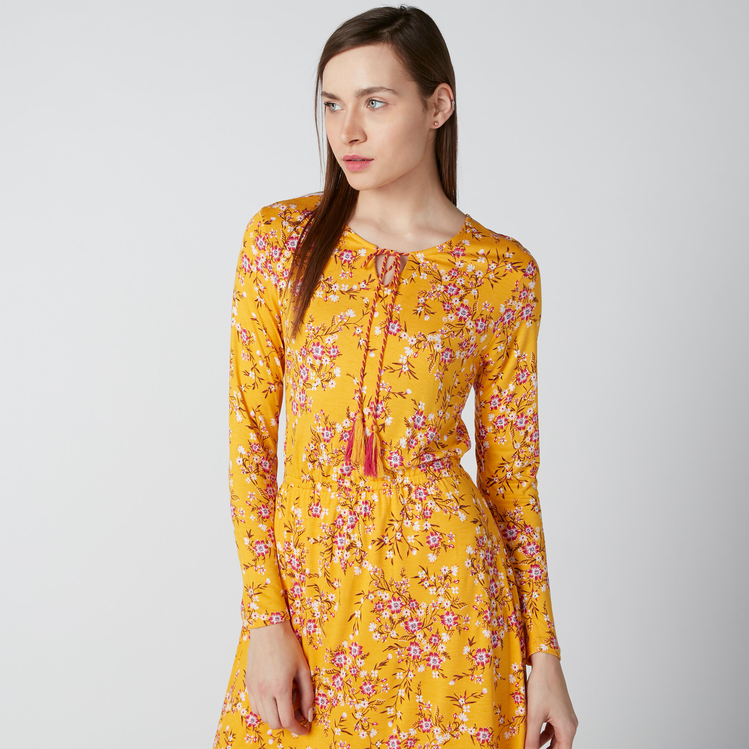 فستان بحوّاف غير مستوية وطبعات زهرية-women-clothing-dresses-image-5