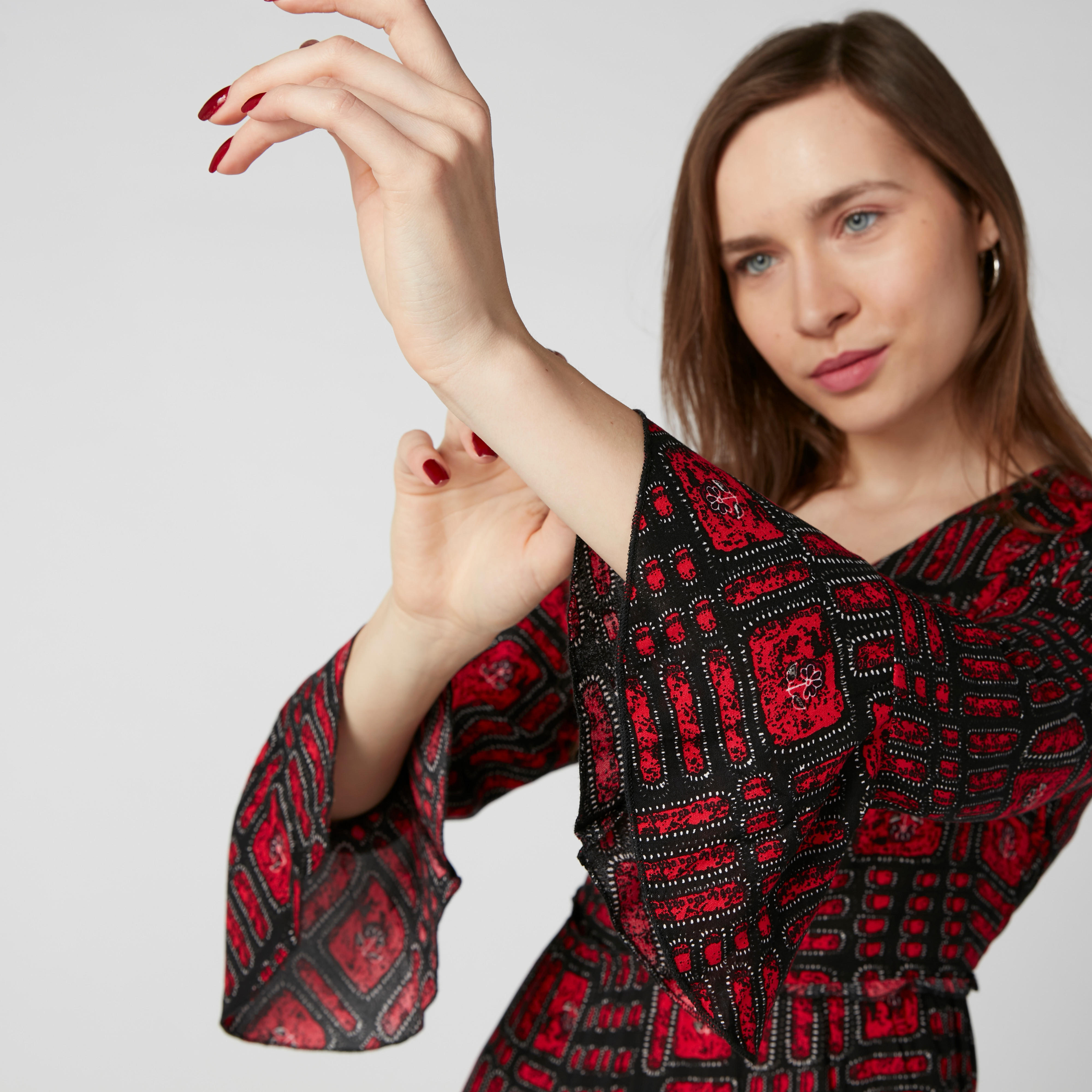 فستان بياقة V وأكمام عريضة وطبعات-women-clothing-dresses-image-4