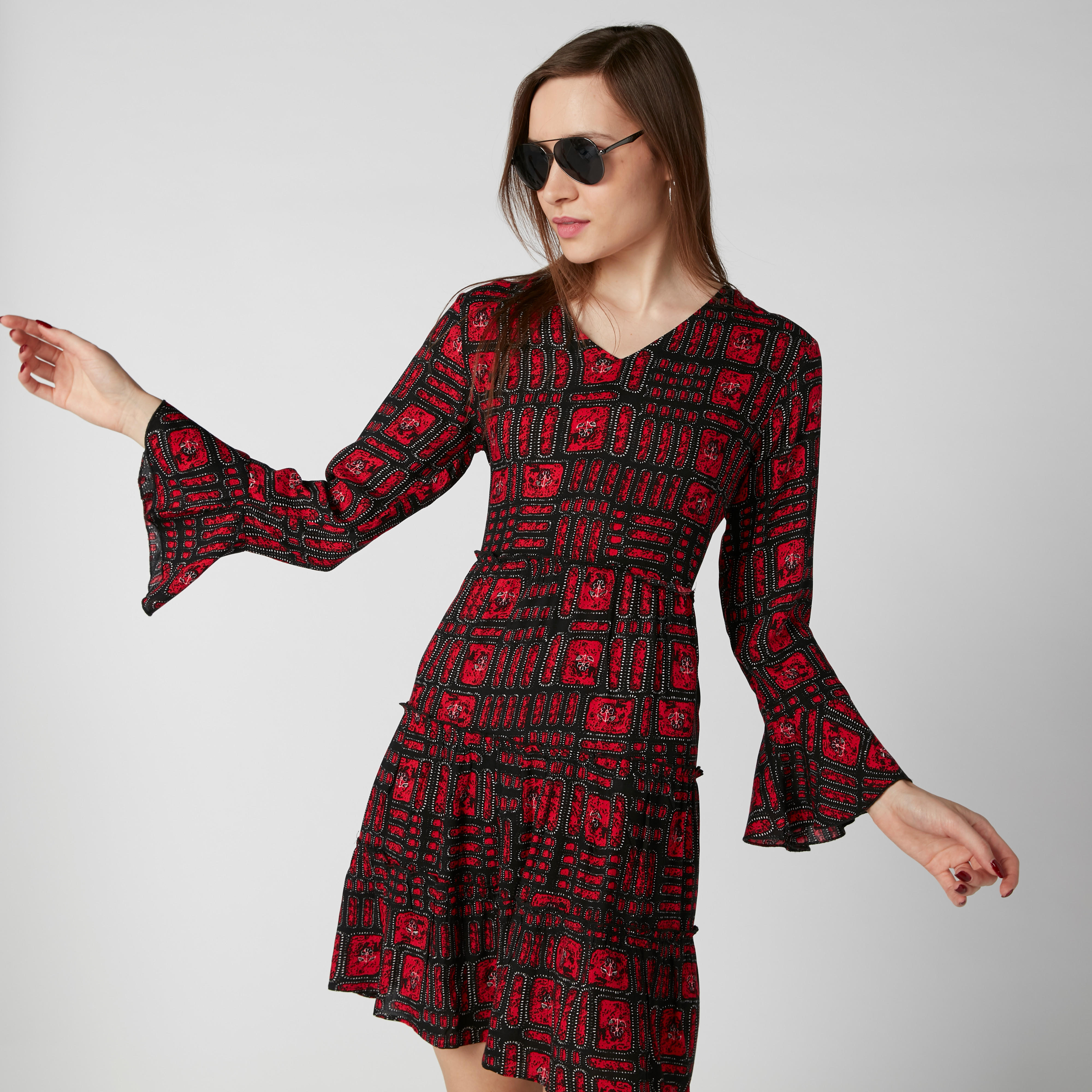 فستان بياقة V وأكمام عريضة وطبعات-women-clothing-dresses-image-5