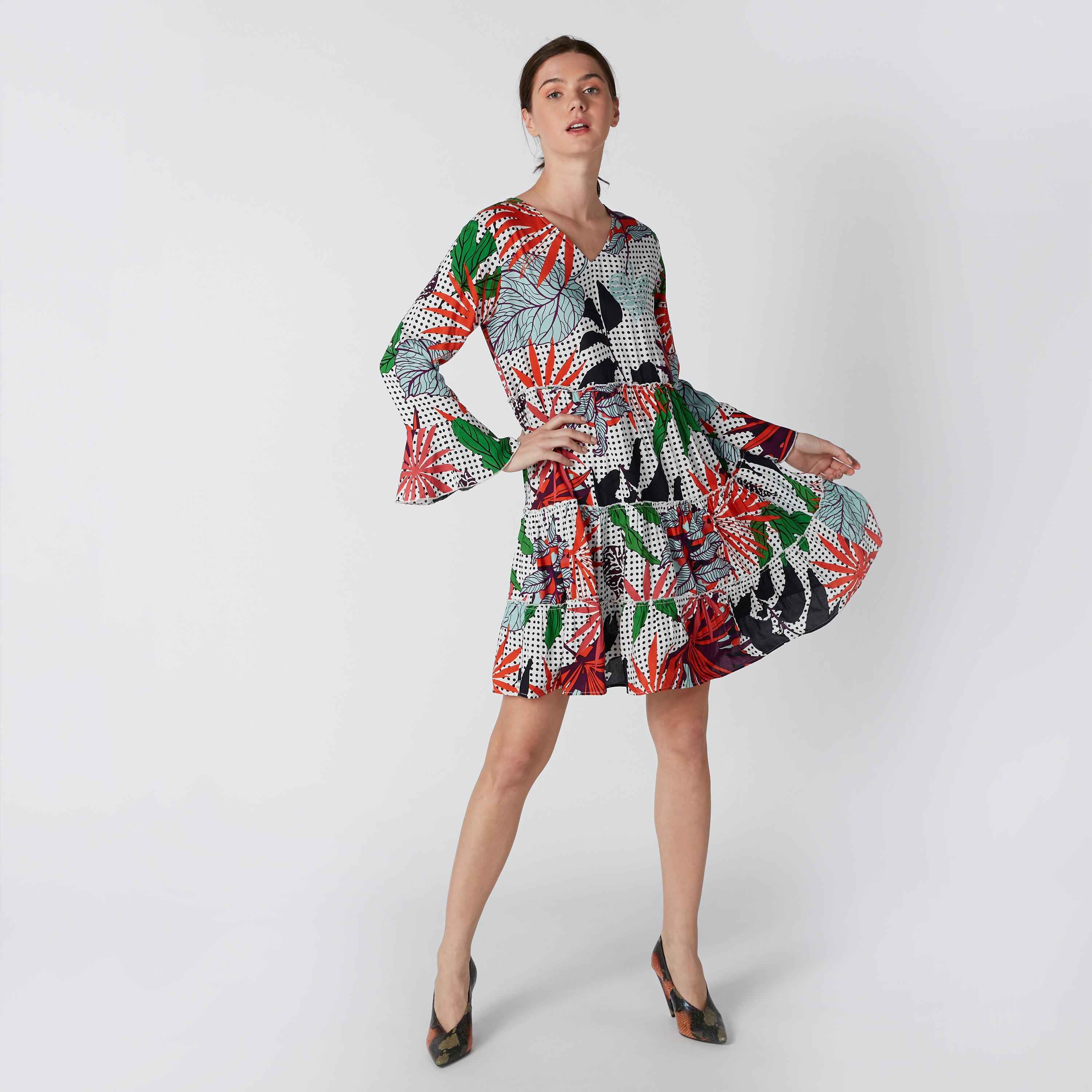 فستان قصير إيه لاين بياقة V وأكمام واسعة وطبعات-women-clothing-dresses-image-1