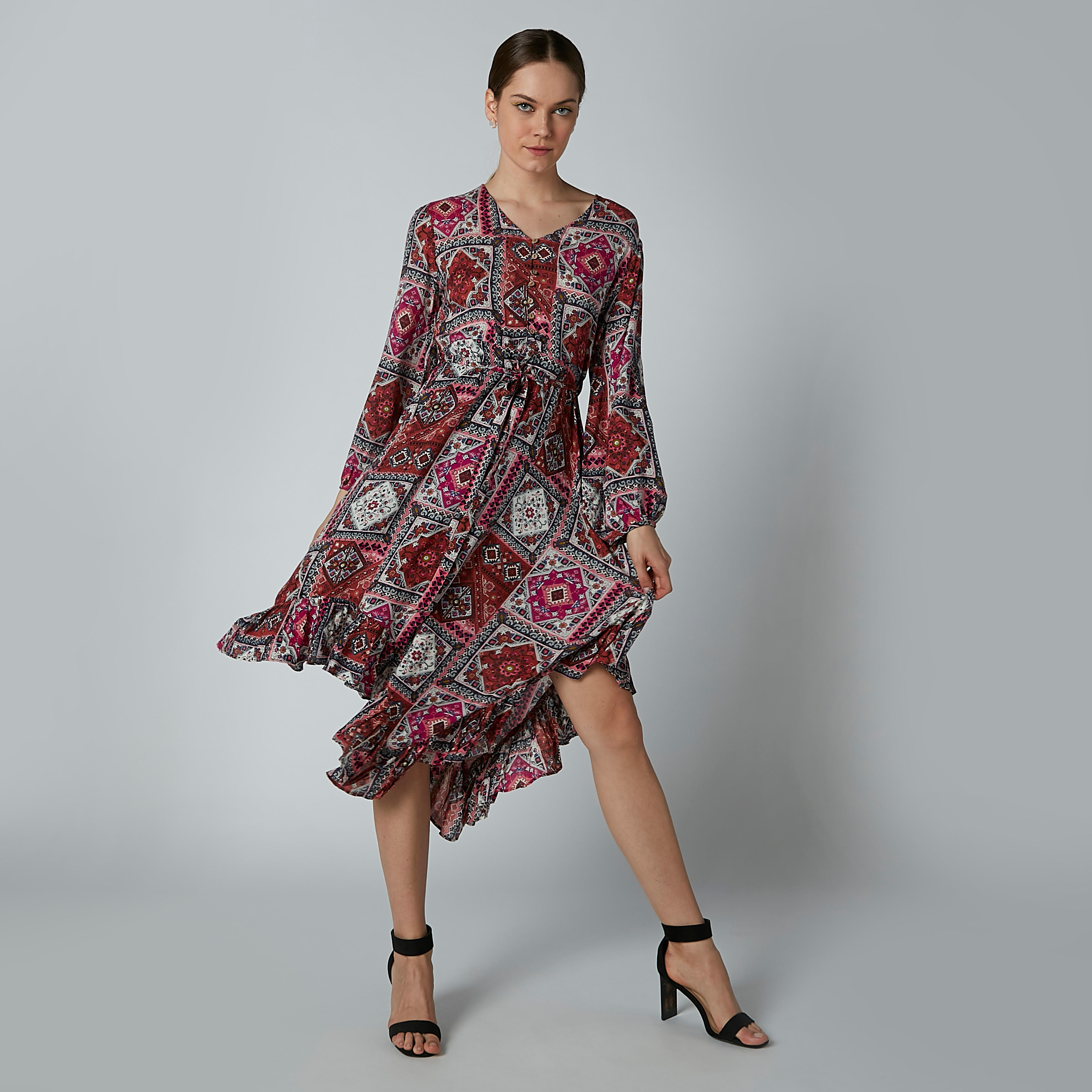فستان متوسط الطول بياقة V وأكمام طويلة وحواف غير مستوية وطبعات-women-clothing-dresses-image-4