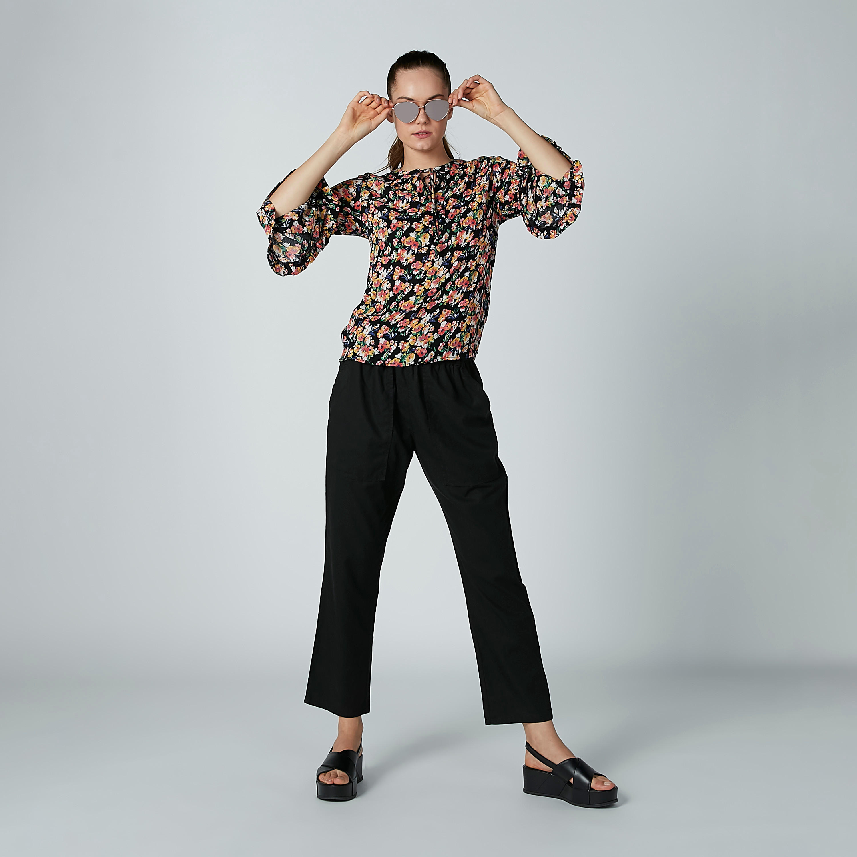 بلوزة بأكمام طويلة وأربطة وطبعات زهرية-women-clothing-shirtsandblouses-blouses-image-1