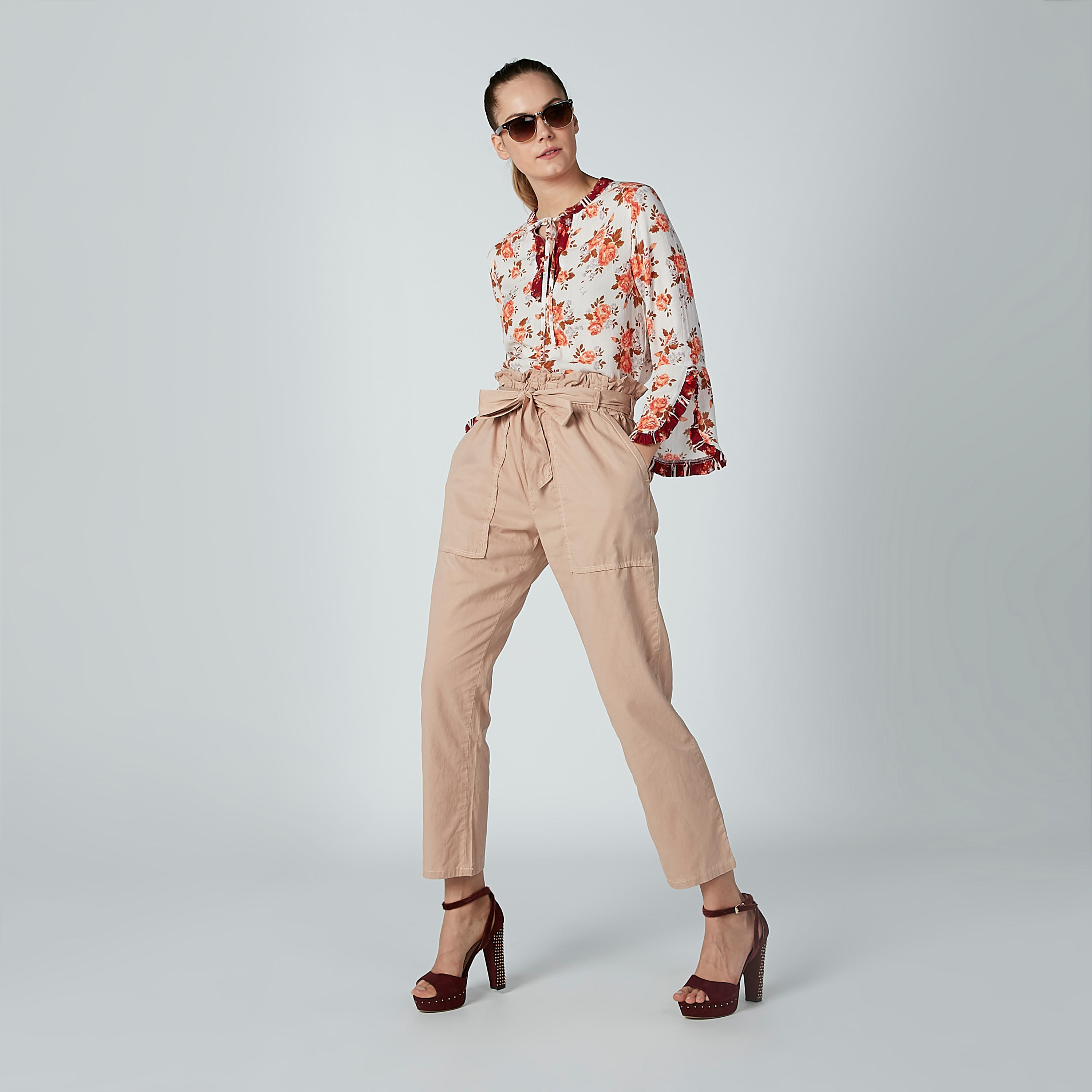 بلوزة بياقة V وأكمام طويلة وطبعات أزهار-women-clothing-shirtsandblouses-blouses-image-2