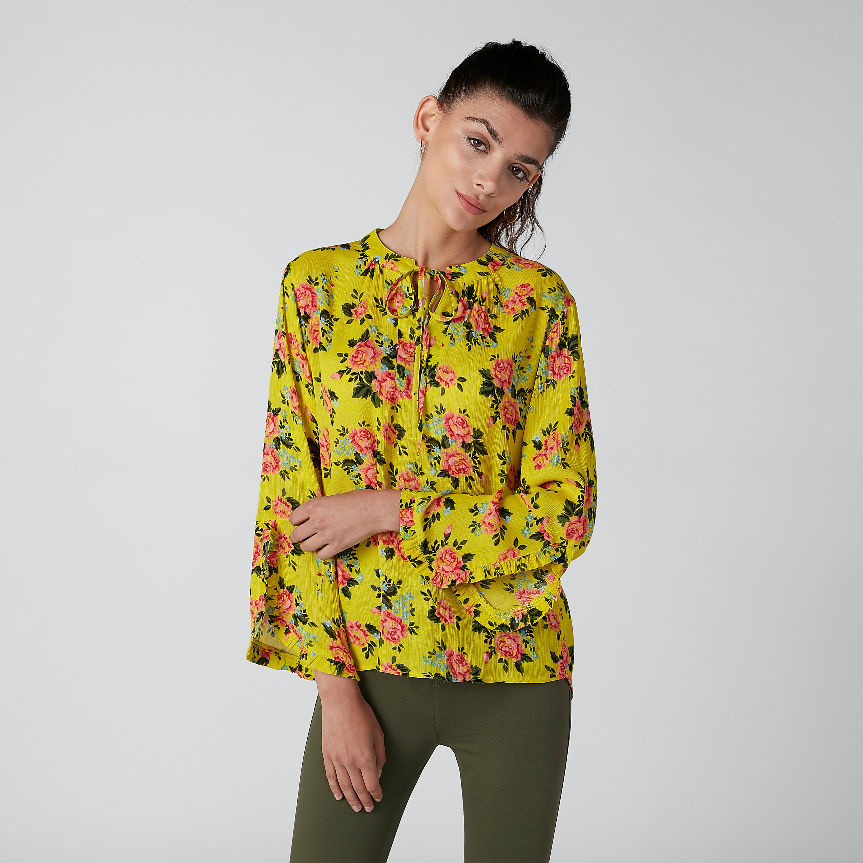 بلوزة بأكمام واسعة وأربطة وطبعات زهرية-women-clothing-shirtsandblouses-blouses-image-1