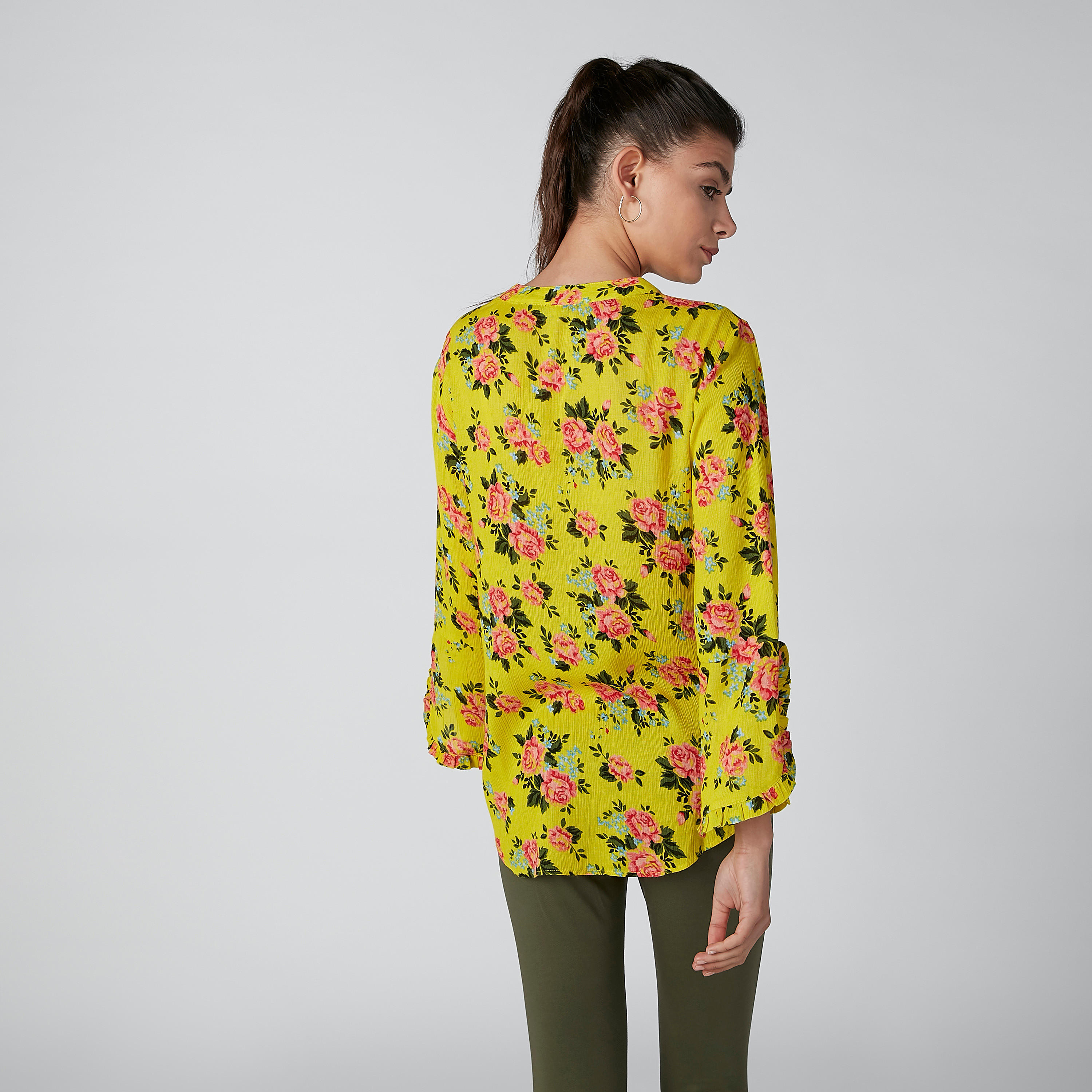 بلوزة بأكمام واسعة وأربطة وطبعات زهرية-women-clothing-shirtsandblouses-blouses-image-2