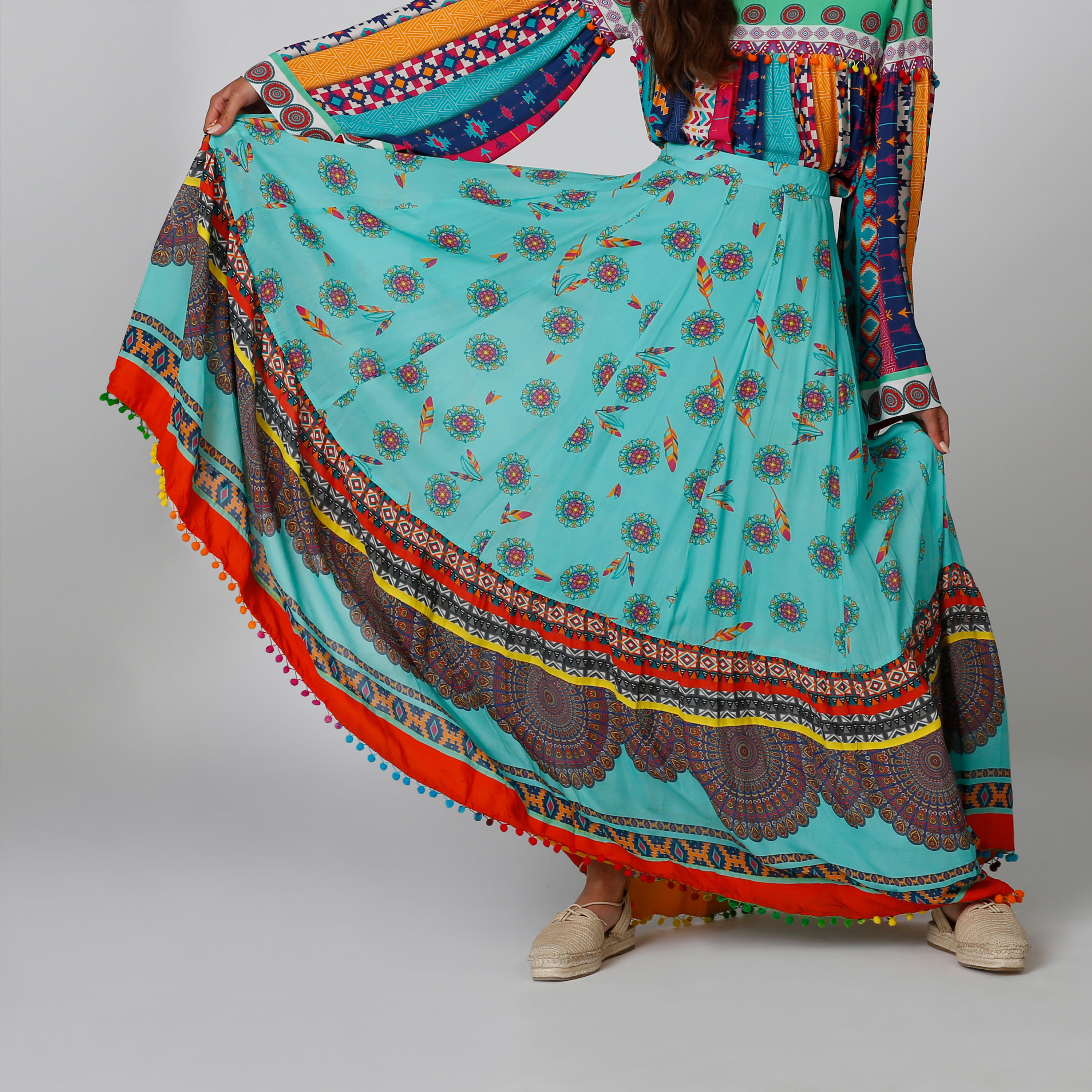 تنورة ماكسي إيه لاين بتفاصيل بوم بوم وطبعات-women-clothing-bottoms-skirts-image-2