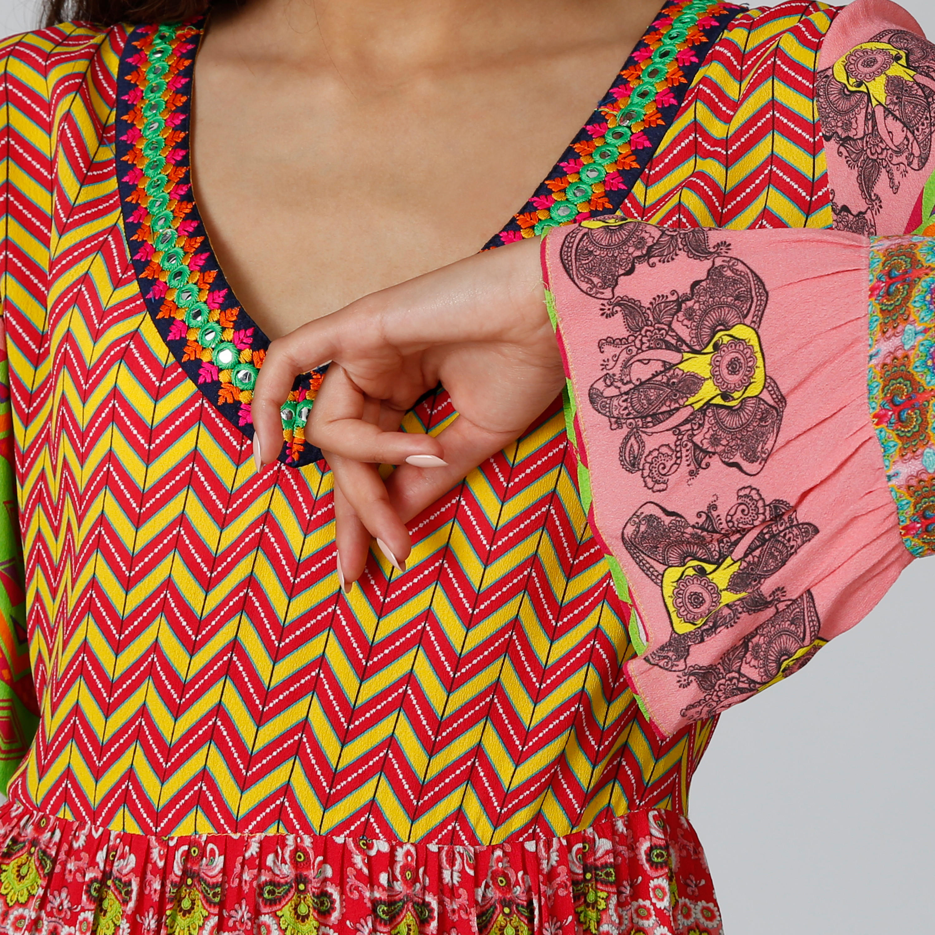 فستان طويل إيه لاين بياقة V وأكمام جرس وطبعات-women-clothing-dresses-image-5