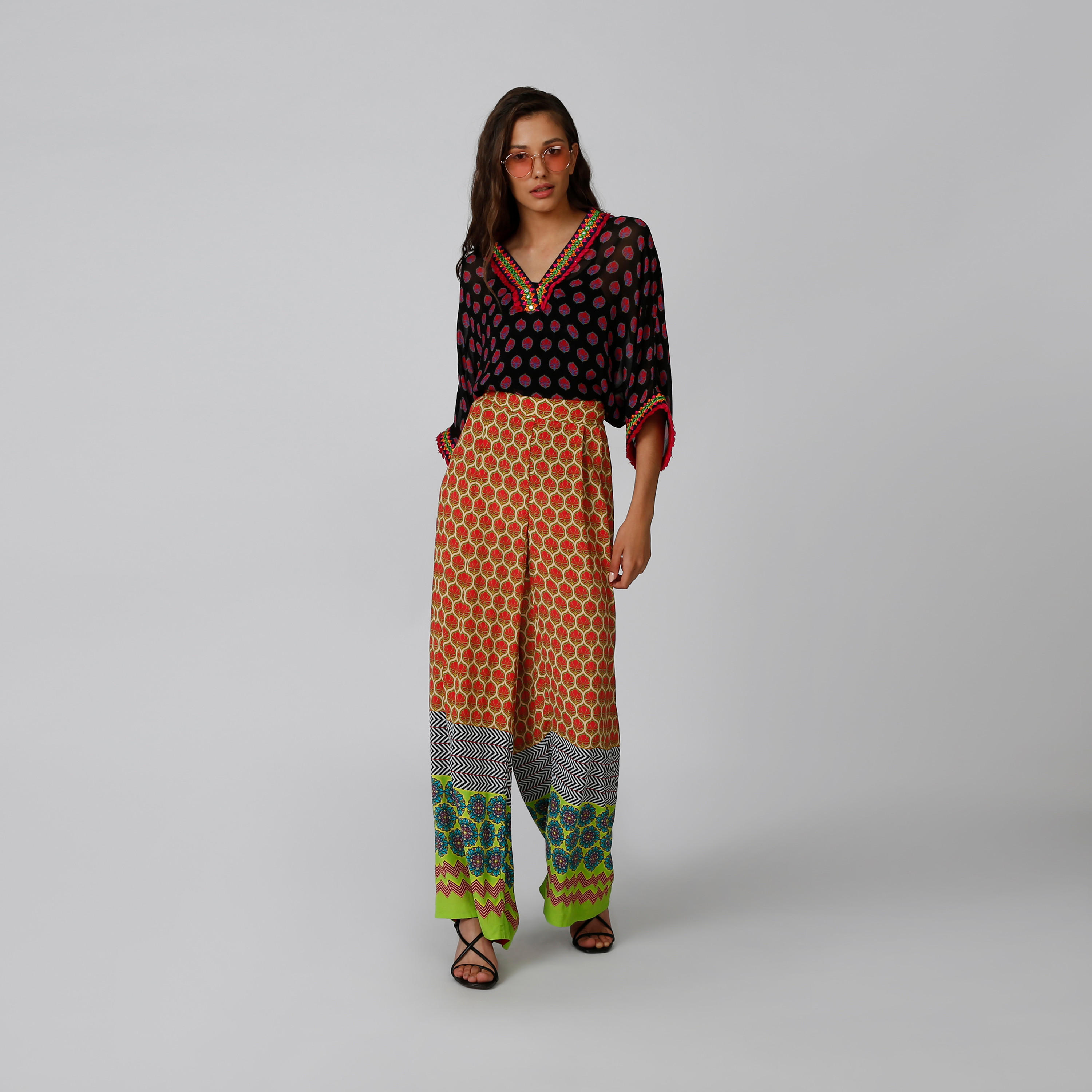 بنطال بالازو بخصر مطّاطي متوسط الارتفاع وطبعات-women-clothing-bottoms-trousers-image-2