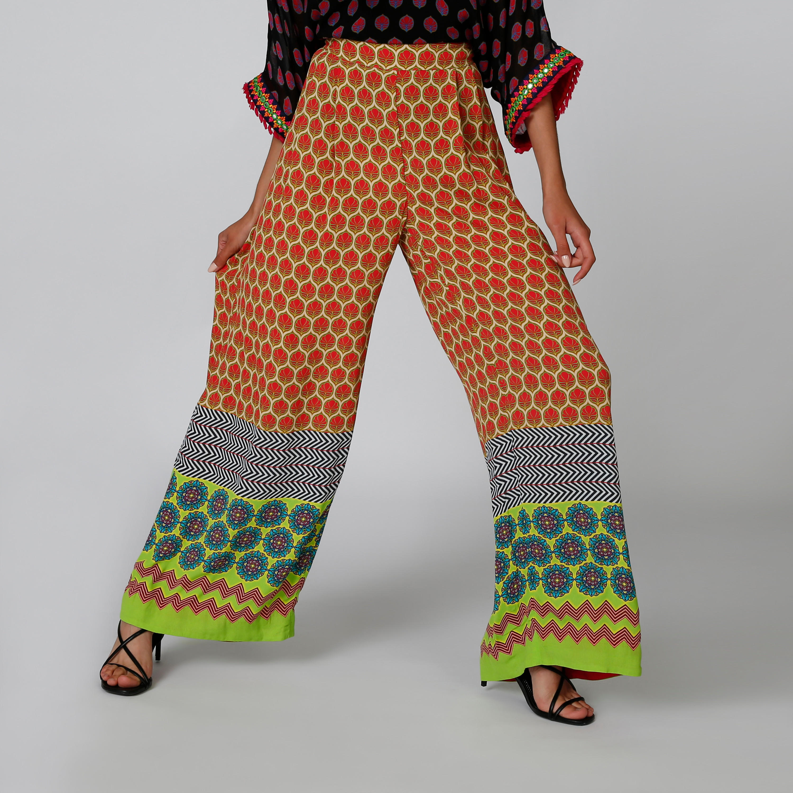 بنطال بالازو بخصر مطّاطي متوسط الارتفاع وطبعات-women-clothing-bottoms-trousers-image-3