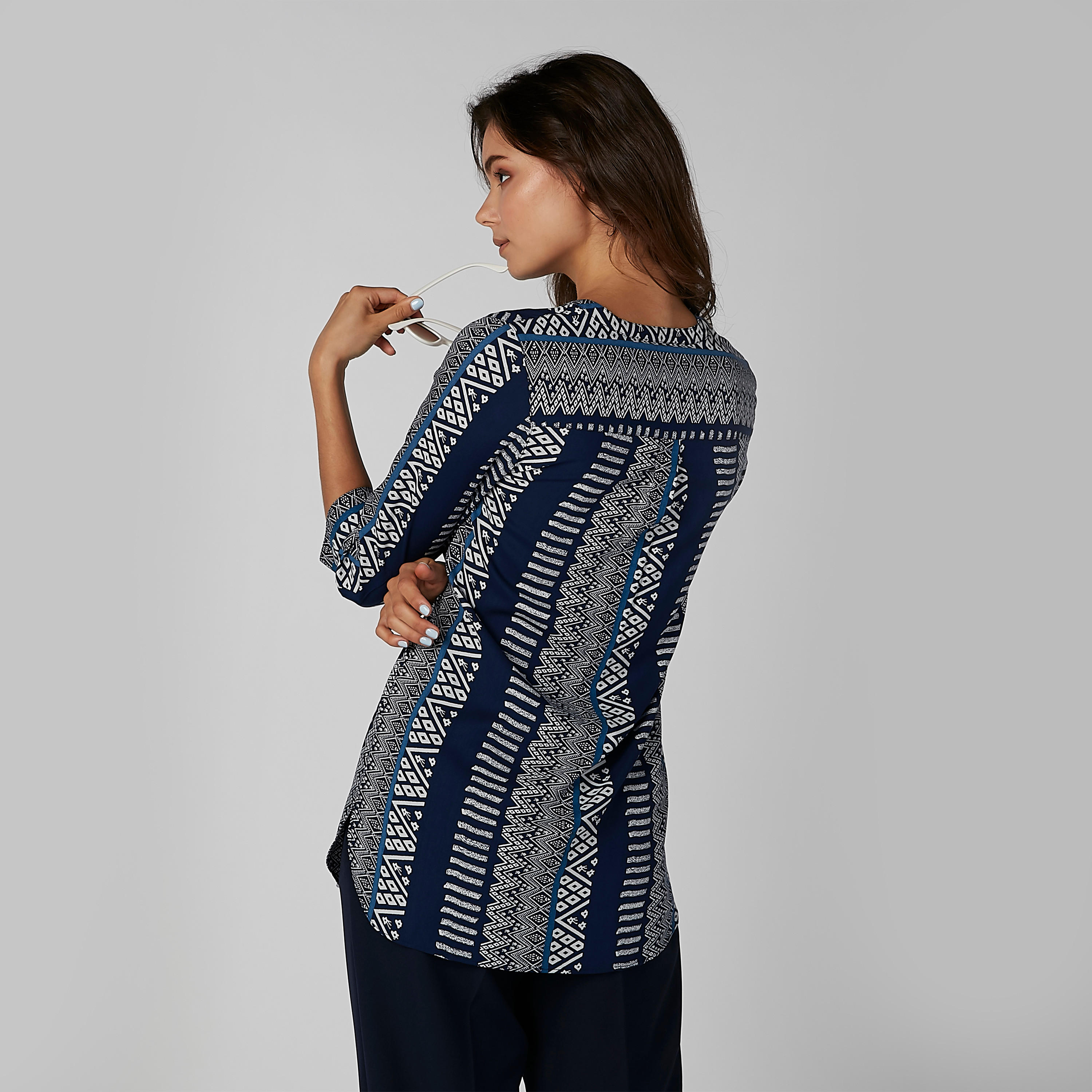 قميص مستدام طويل بياقة ماندارين وطبعات-women-clothing-shirtsandblouses-shirts-image-4