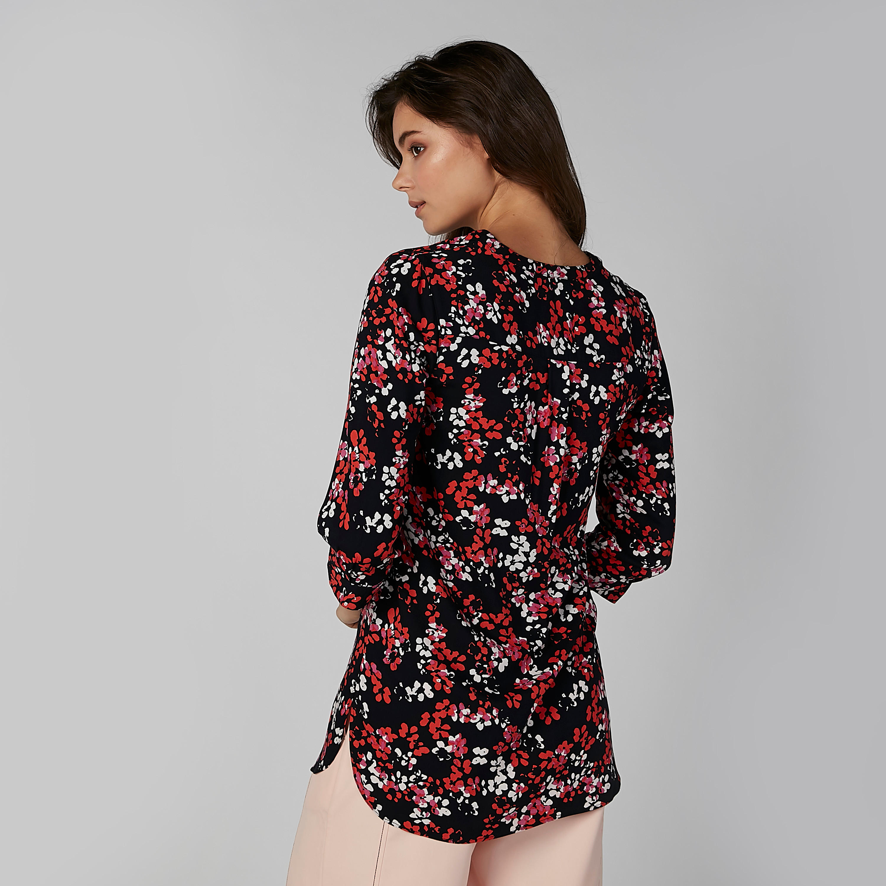بلوزة مستدام بياقة ماندارين وأكمام 3/4 وطبعات زهرية-women-clothing-shirtsandblouses-blouses-image-3