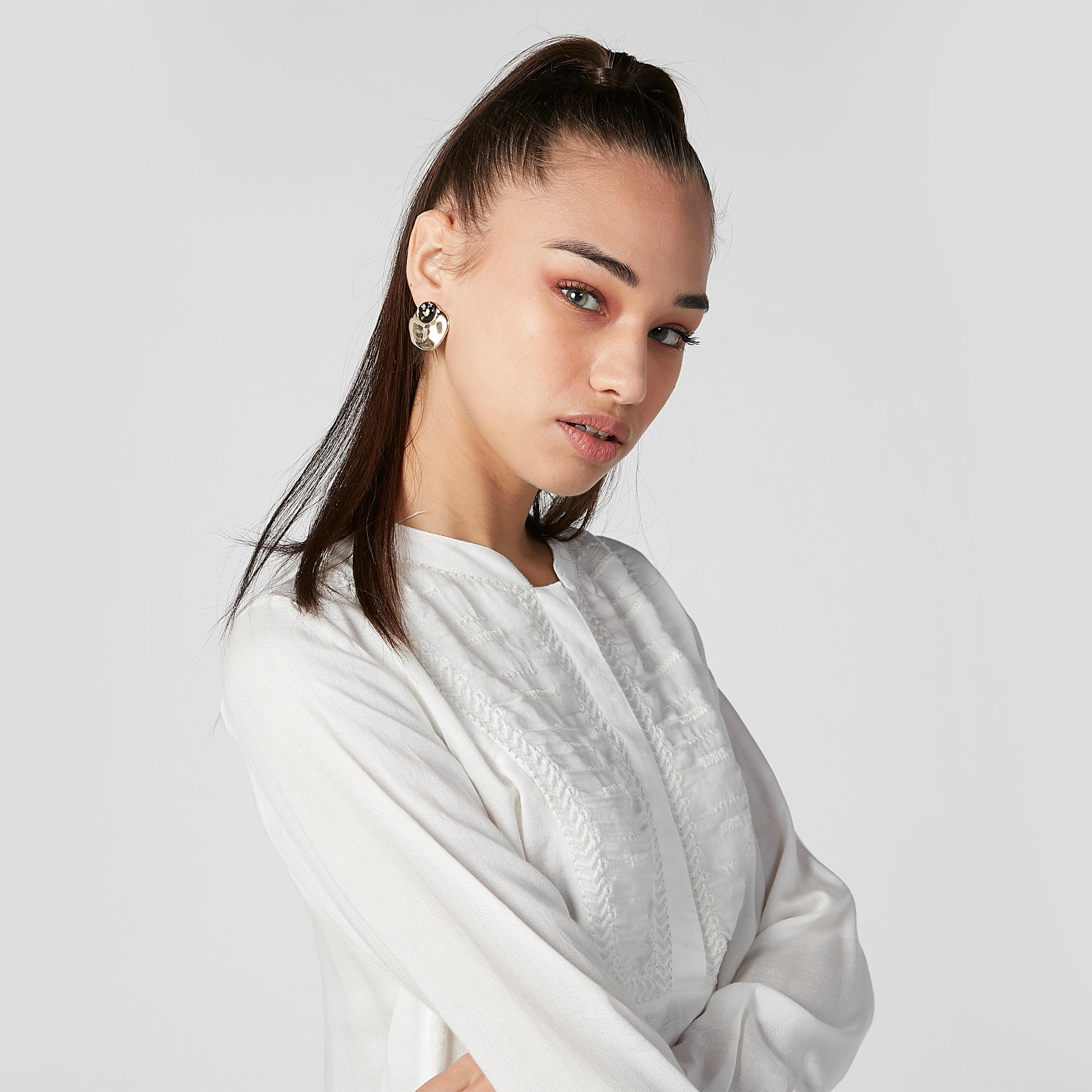 بلوزة بارزة الملمس بياقة ماندارين وحوّاف غير مستوية-women-clothing-shirtsandblouses-blouses-image-1