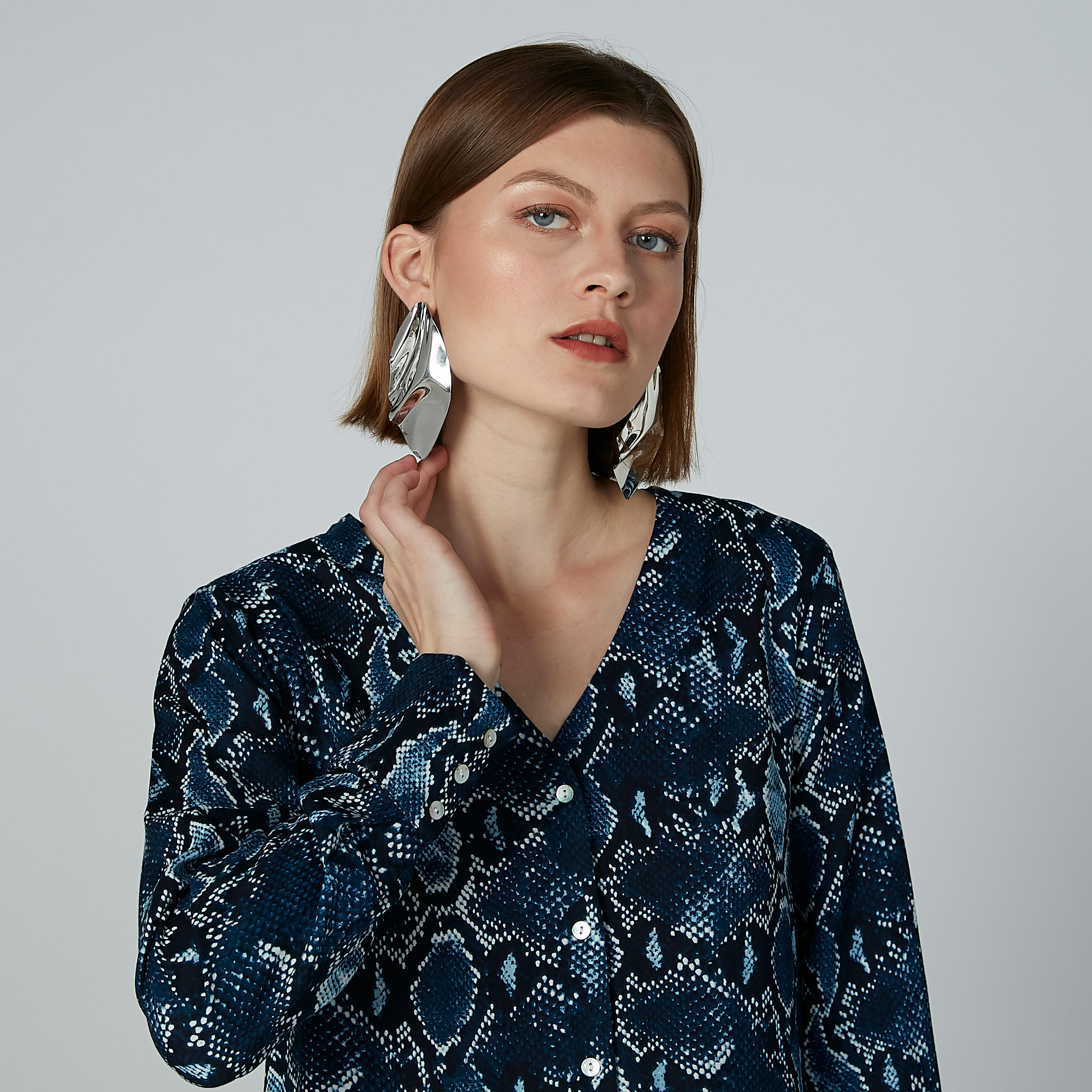 تونيك بياقة V وأكمام طويلة وطبعات-women-clothing-shirtsandblouses-blouses-image-1