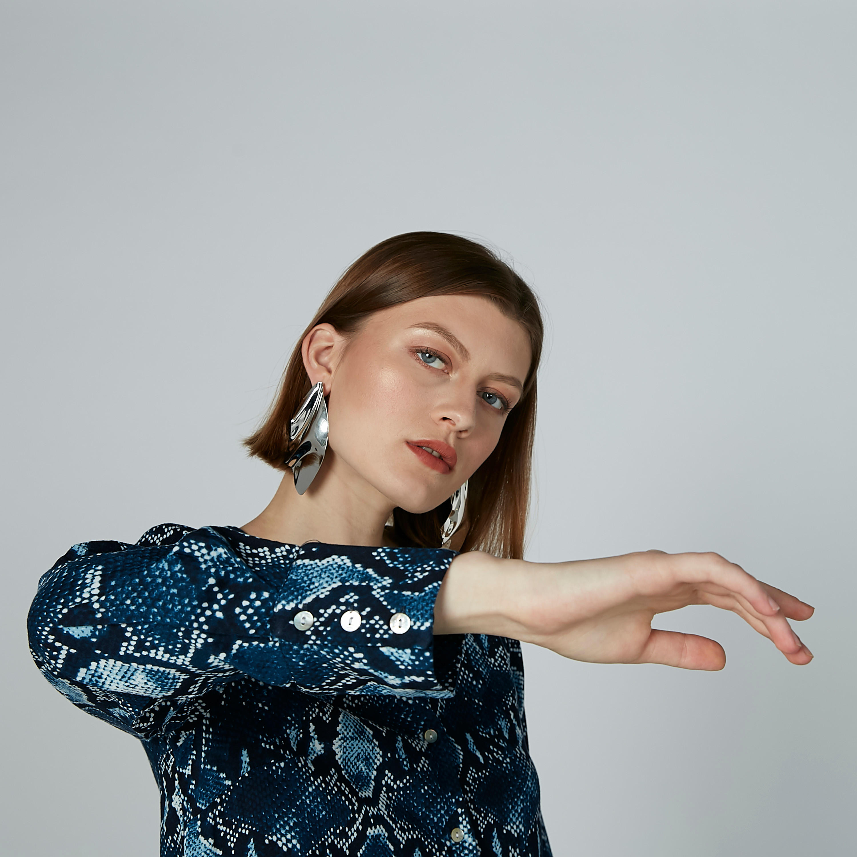 تونيك بياقة V وأكمام طويلة وطبعات-women-clothing-shirtsandblouses-blouses-image-4