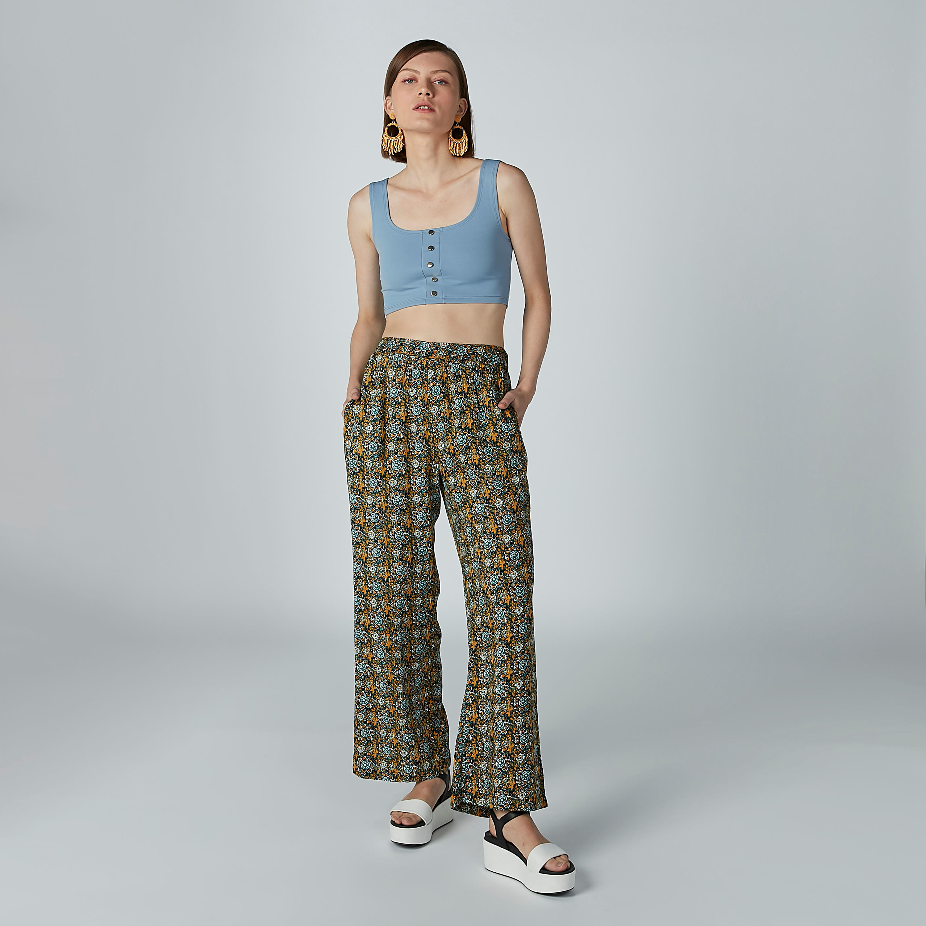 بنطال بالازو بخصر متوسط الارتفاع وجيوب وطبعات-women-clothing-bottoms-trousers-image-1