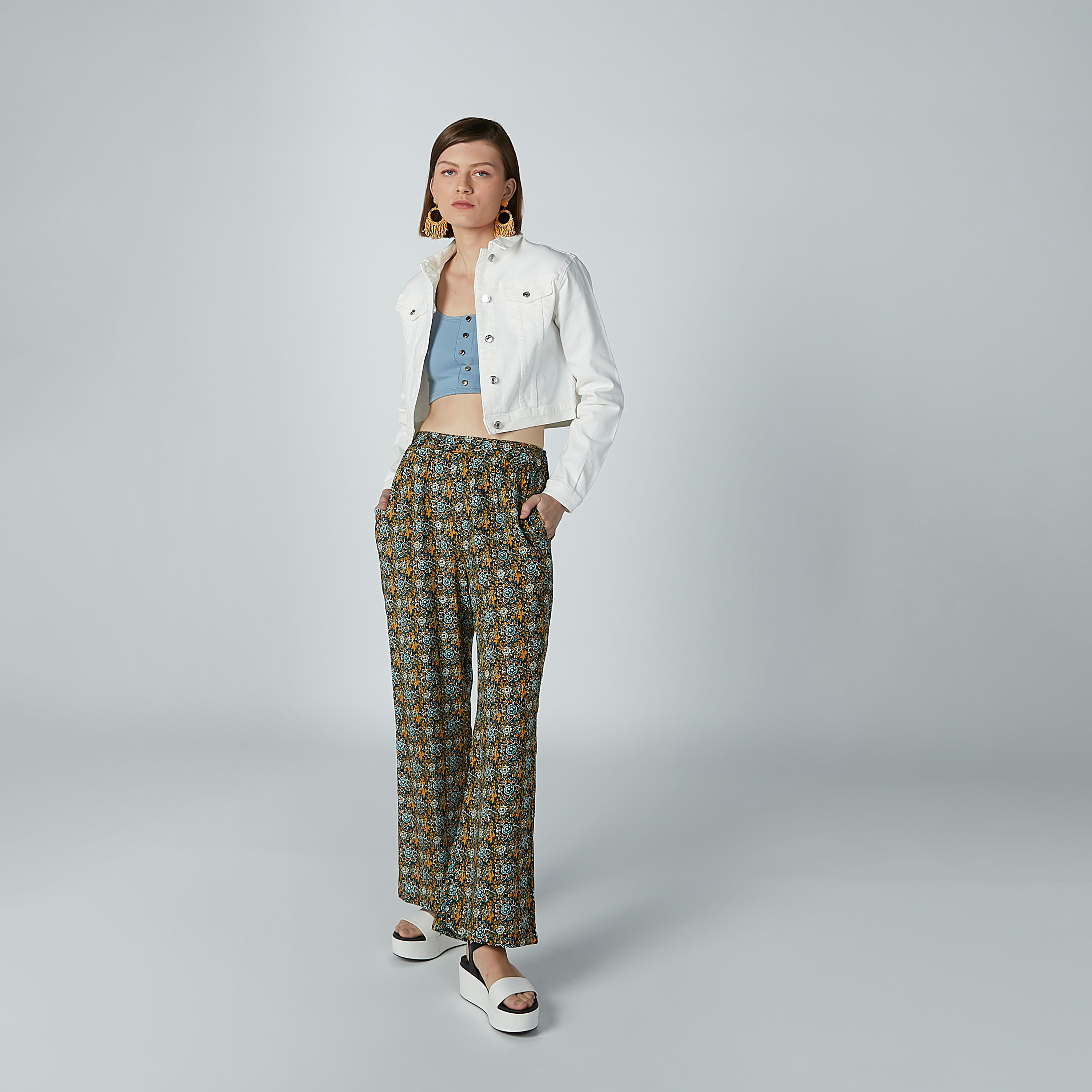 بنطال بالازو بخصر متوسط الارتفاع وجيوب وطبعات-women-clothing-bottoms-trousers-image-4