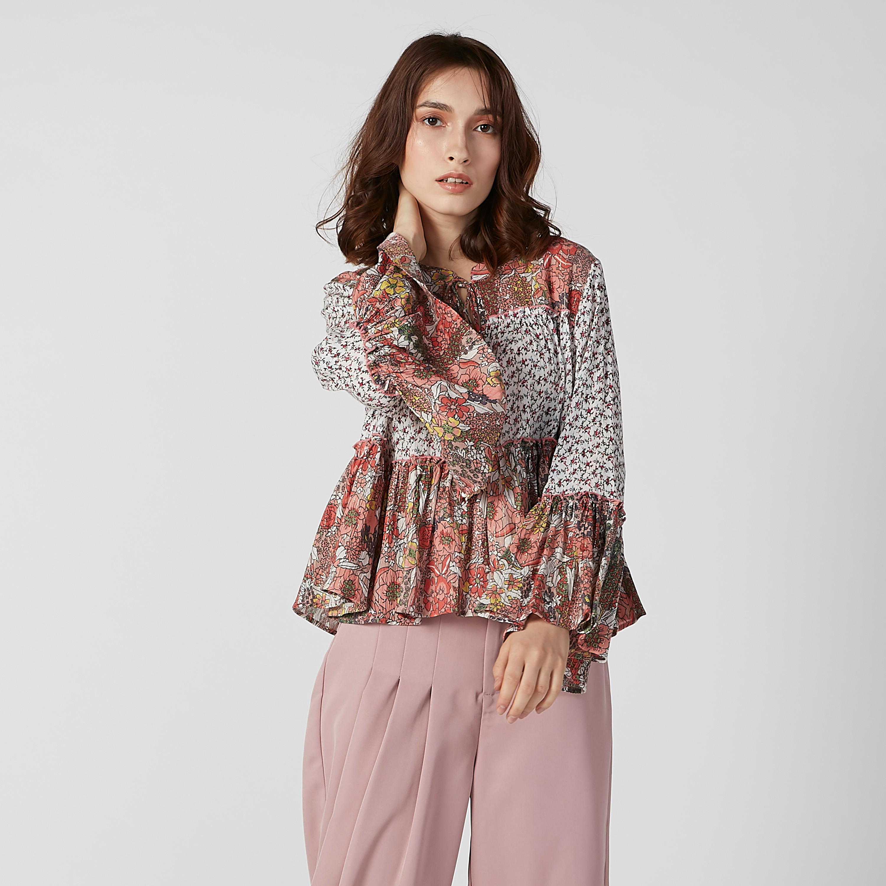 بلوزة بيبلوم بأكمام عريضة وأربطة وطبعات-women-clothing-shirtsandblouses-blouses-image-5