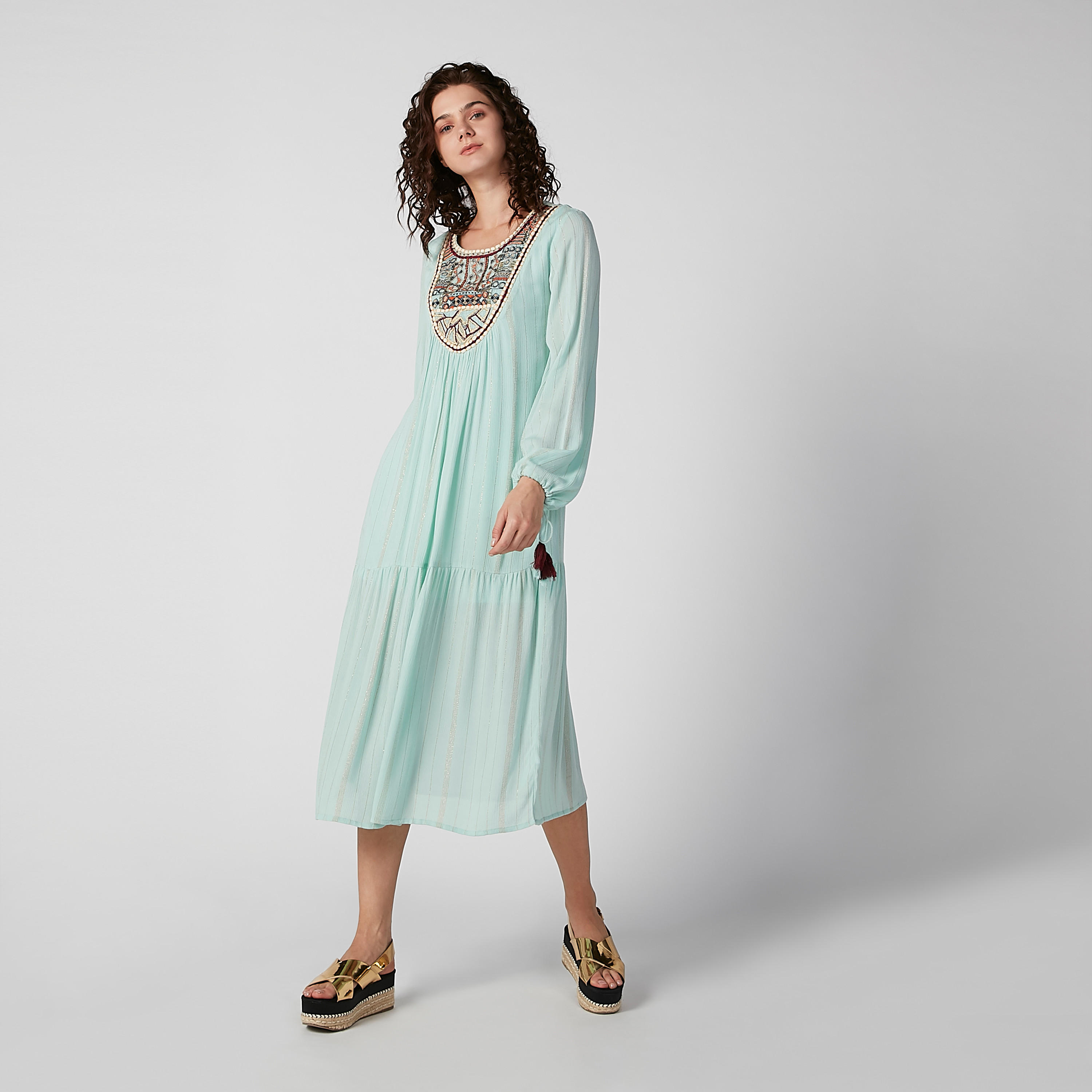 فستان ميدي مقلم بأكمام طويلة وتطريز-women-clothing-dresses-image-1