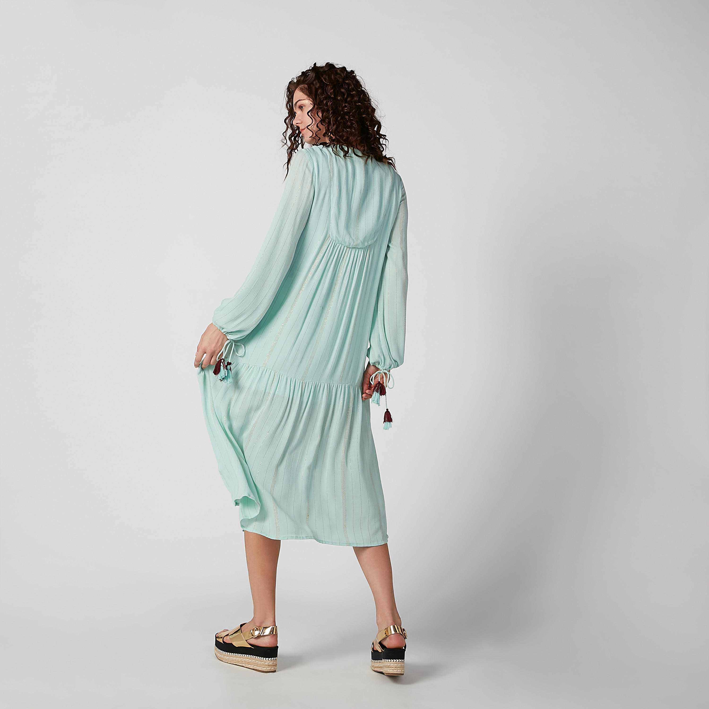 فستان ميدي مقلم بأكمام طويلة وتطريز-women-clothing-dresses-image-4