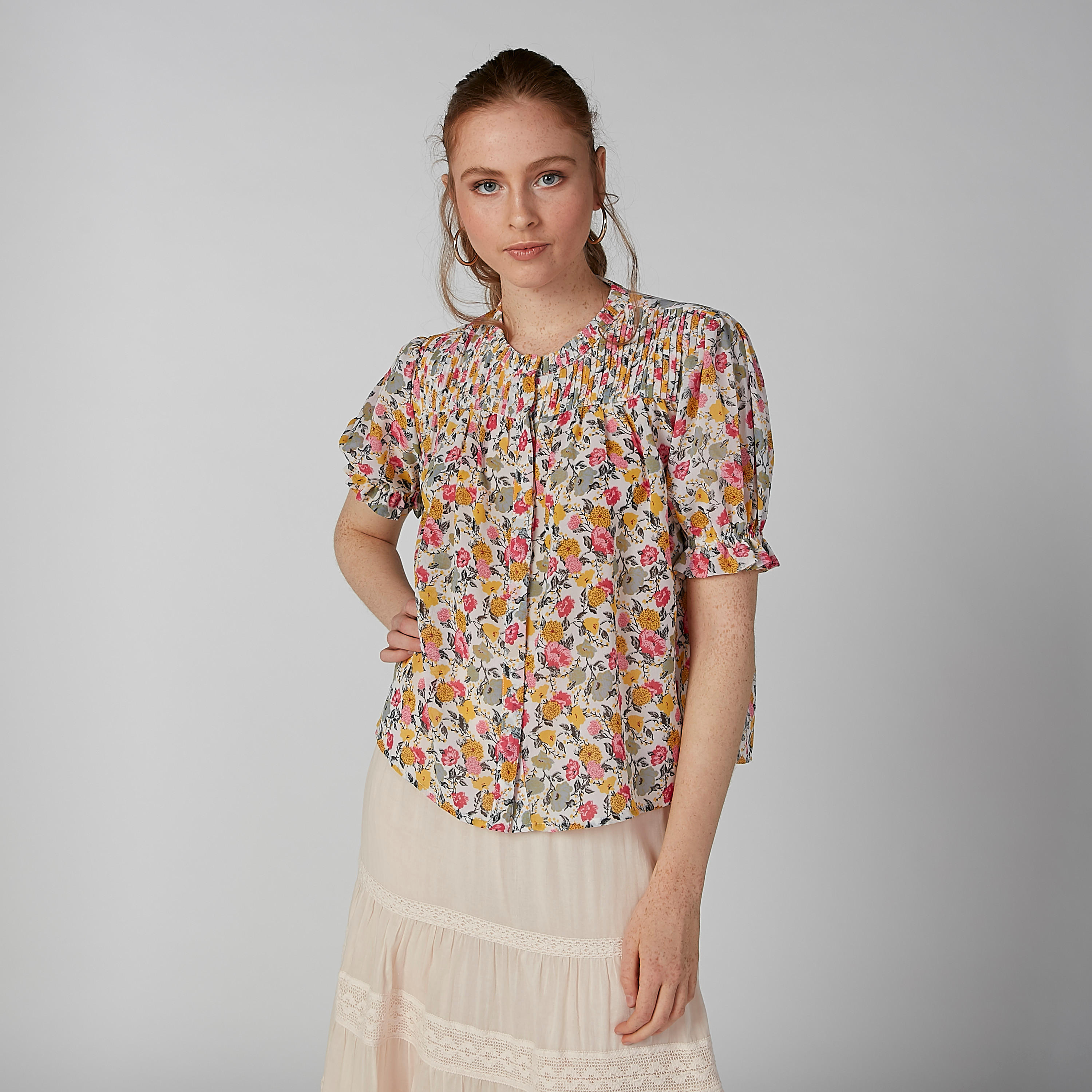 قميص بياقة ماندارين وأكمام قصيرة وطبعات زهرية-women-clothing-shirtsandblouses-shirts-image-1