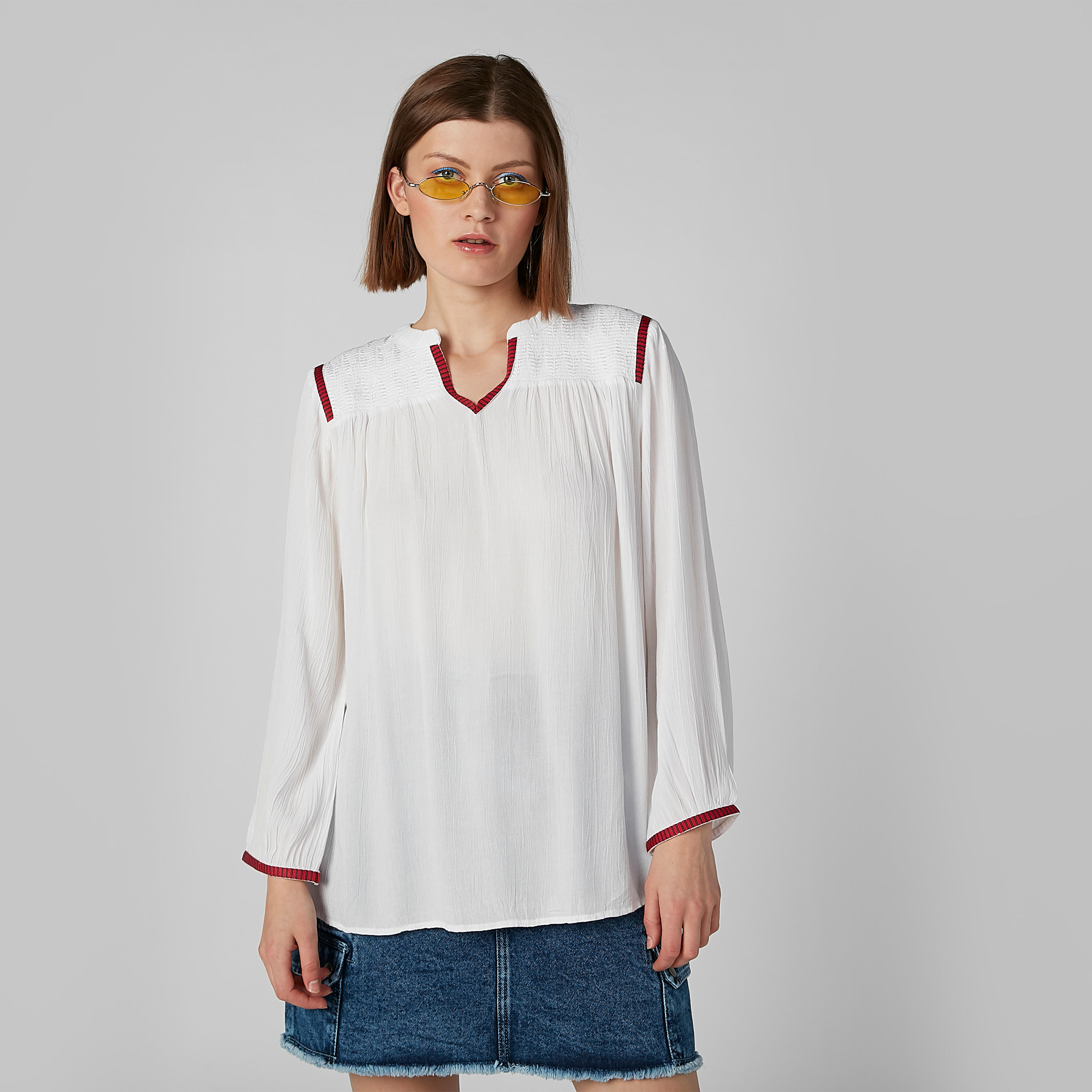 بلوزة بارزة الملمس بياقة V وأكمام طويلة-women-clothing-shirtsandblouses-blouses-image-1