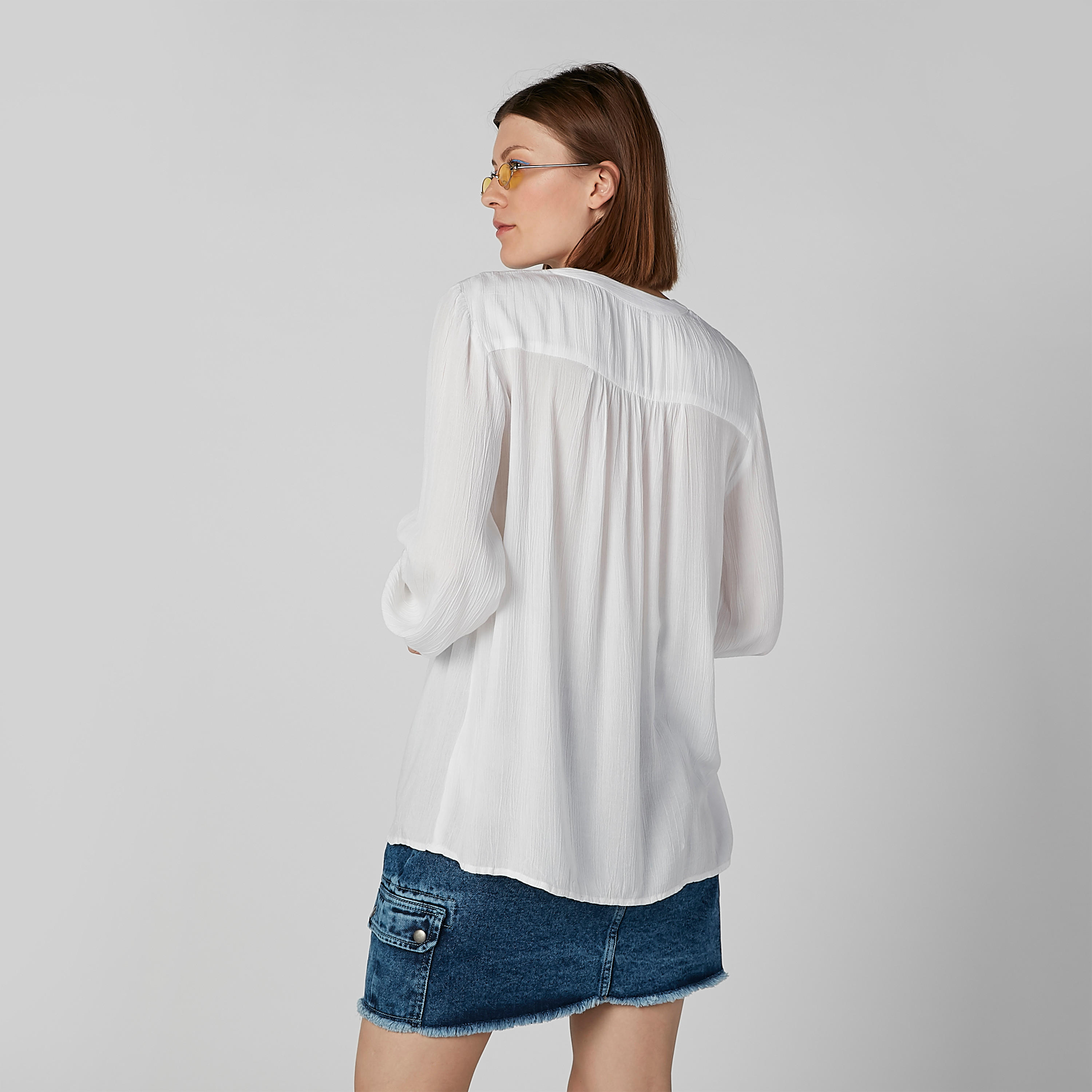 بلوزة بارزة الملمس بياقة V وأكمام طويلة-women-clothing-shirtsandblouses-blouses-image-4